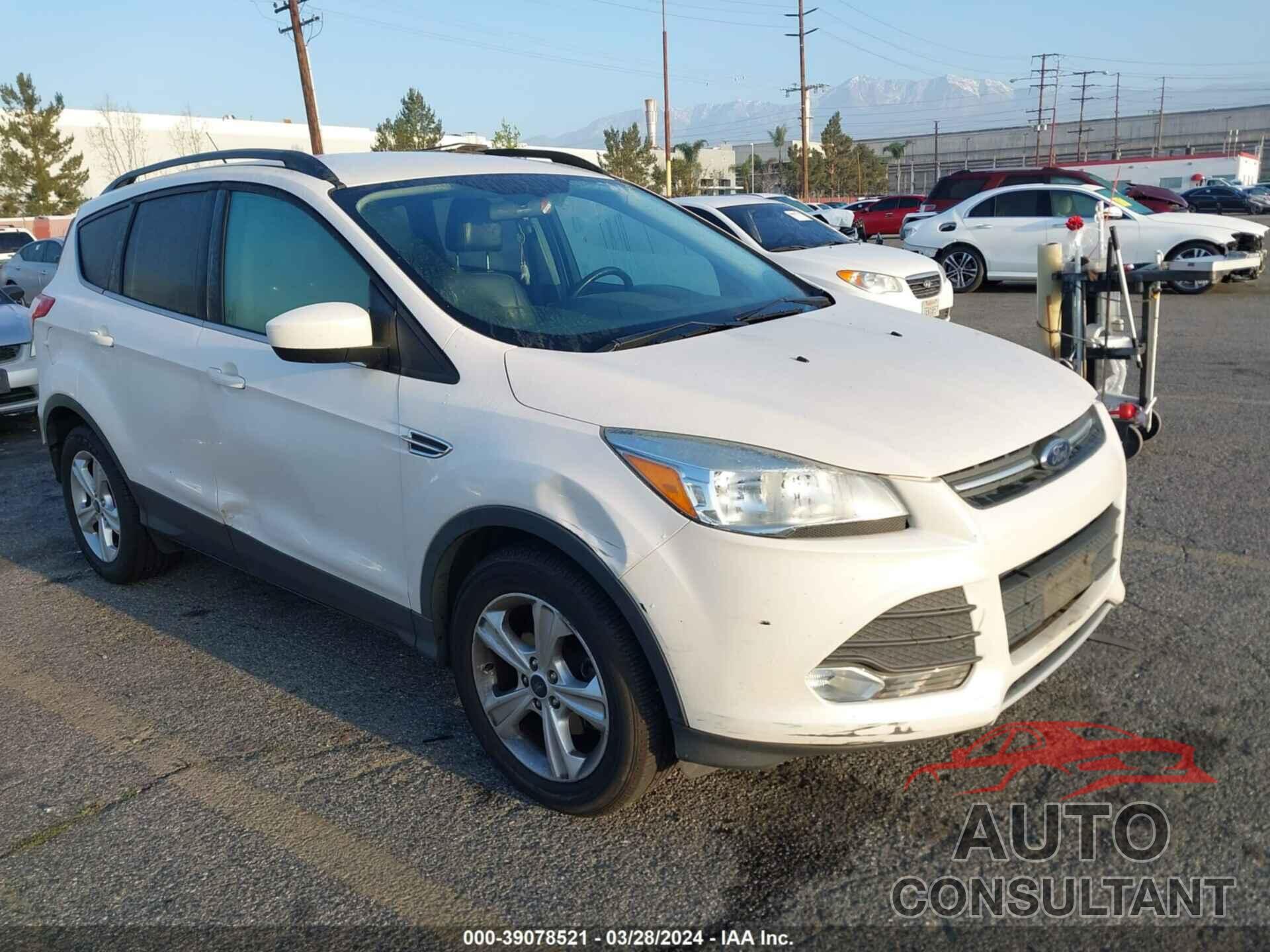 FORD ESCAPE 2016 - 1FMCU0GX2GUC28052