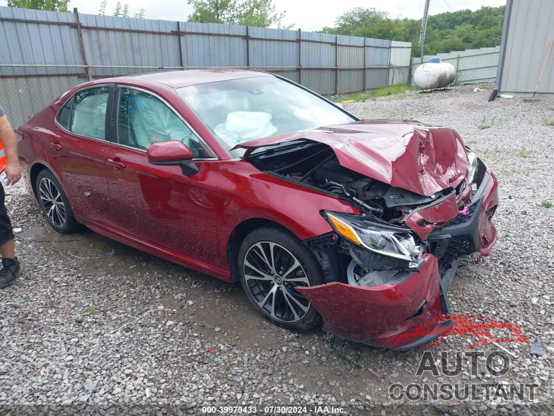 TOYOTA CAMRY 2018 - 4T1B11HK6JU593595