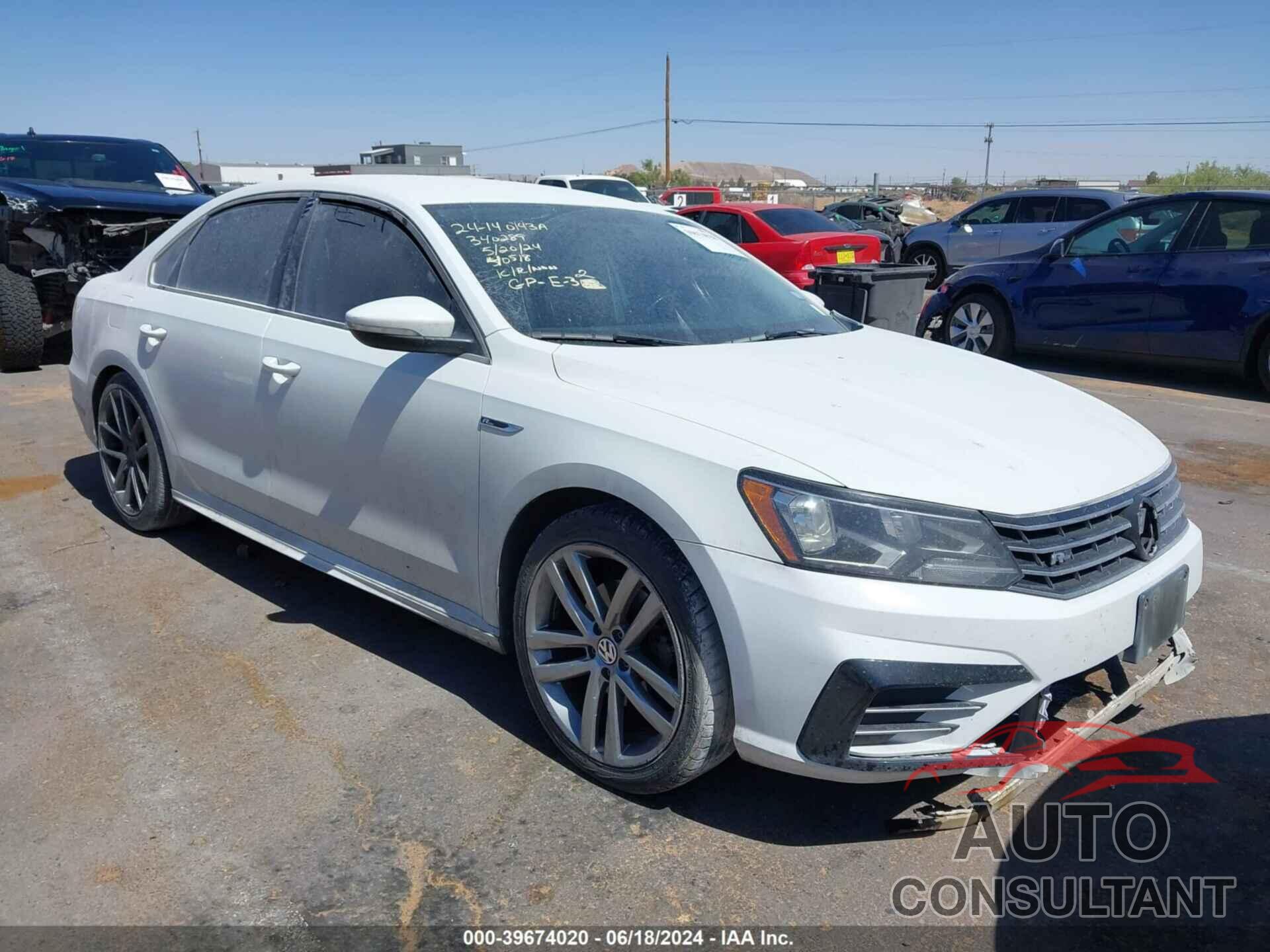 VOLKSWAGEN PASSAT 2018 - 1VWAA7A31JC025683