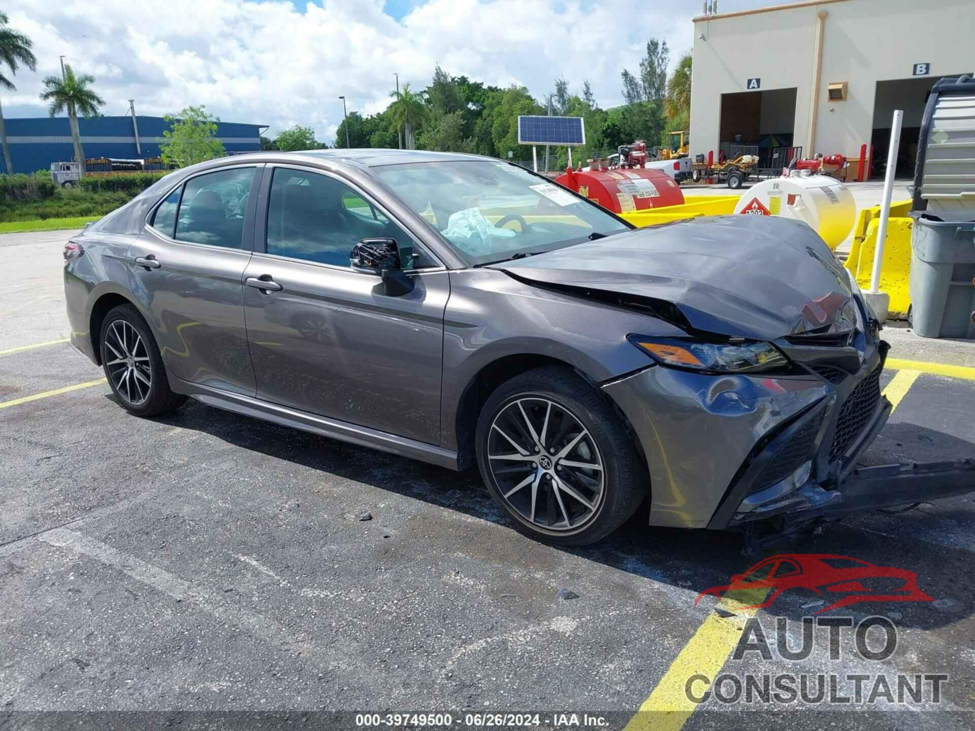 TOYOTA CAMRY 2022 - 4T1G11AK8NU677956