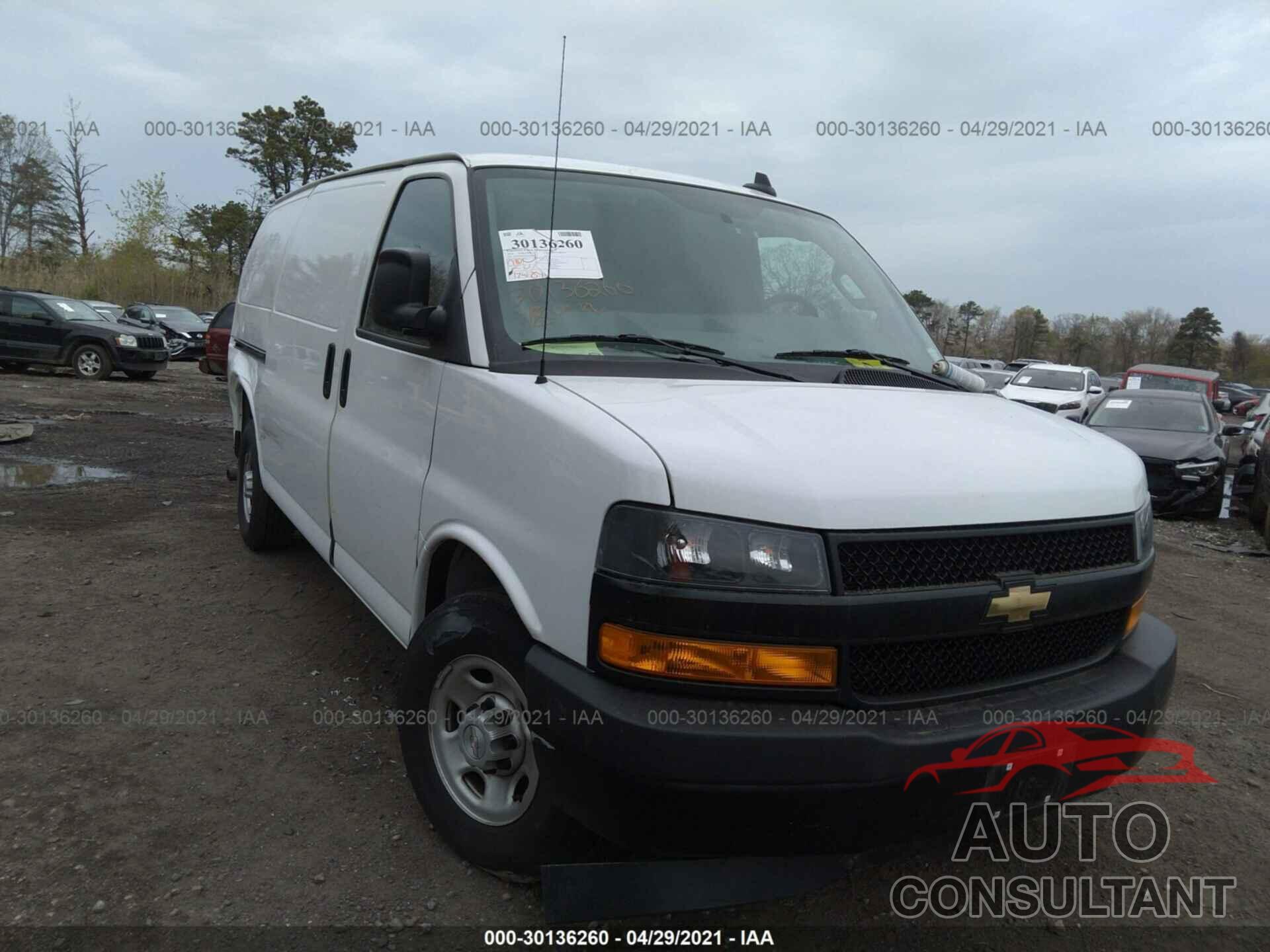 CHEVROLET EXPRESS CARGO VAN 2018 - 1GCWGAFG7J1318547