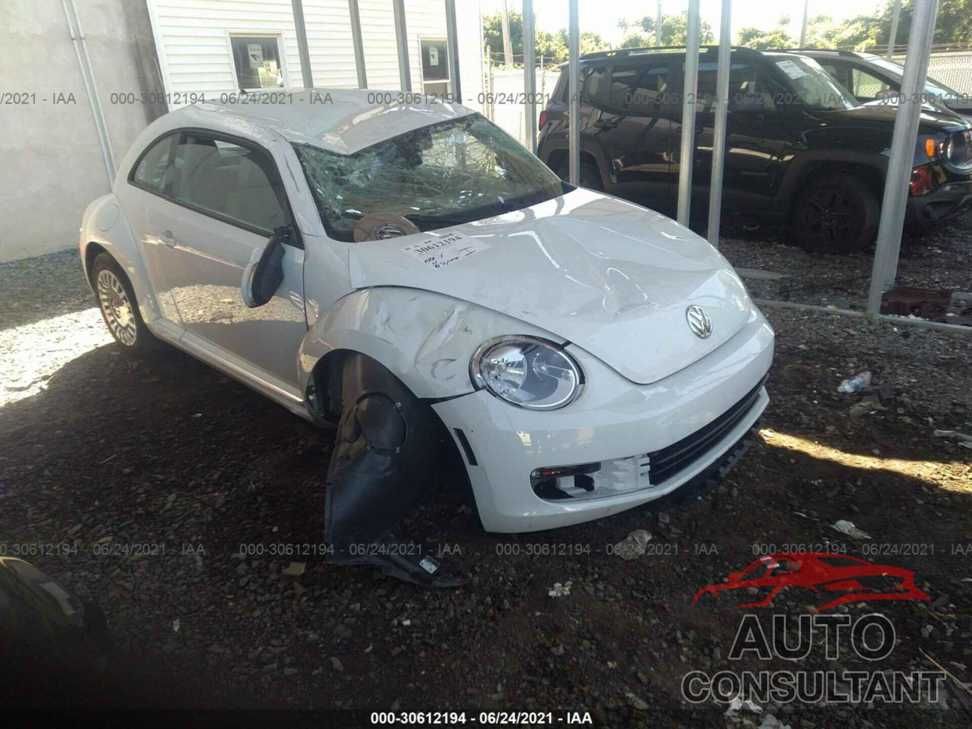 VOLKSWAGEN BEETLE COUPE 2016 - 3VWJ17AT4GM612242