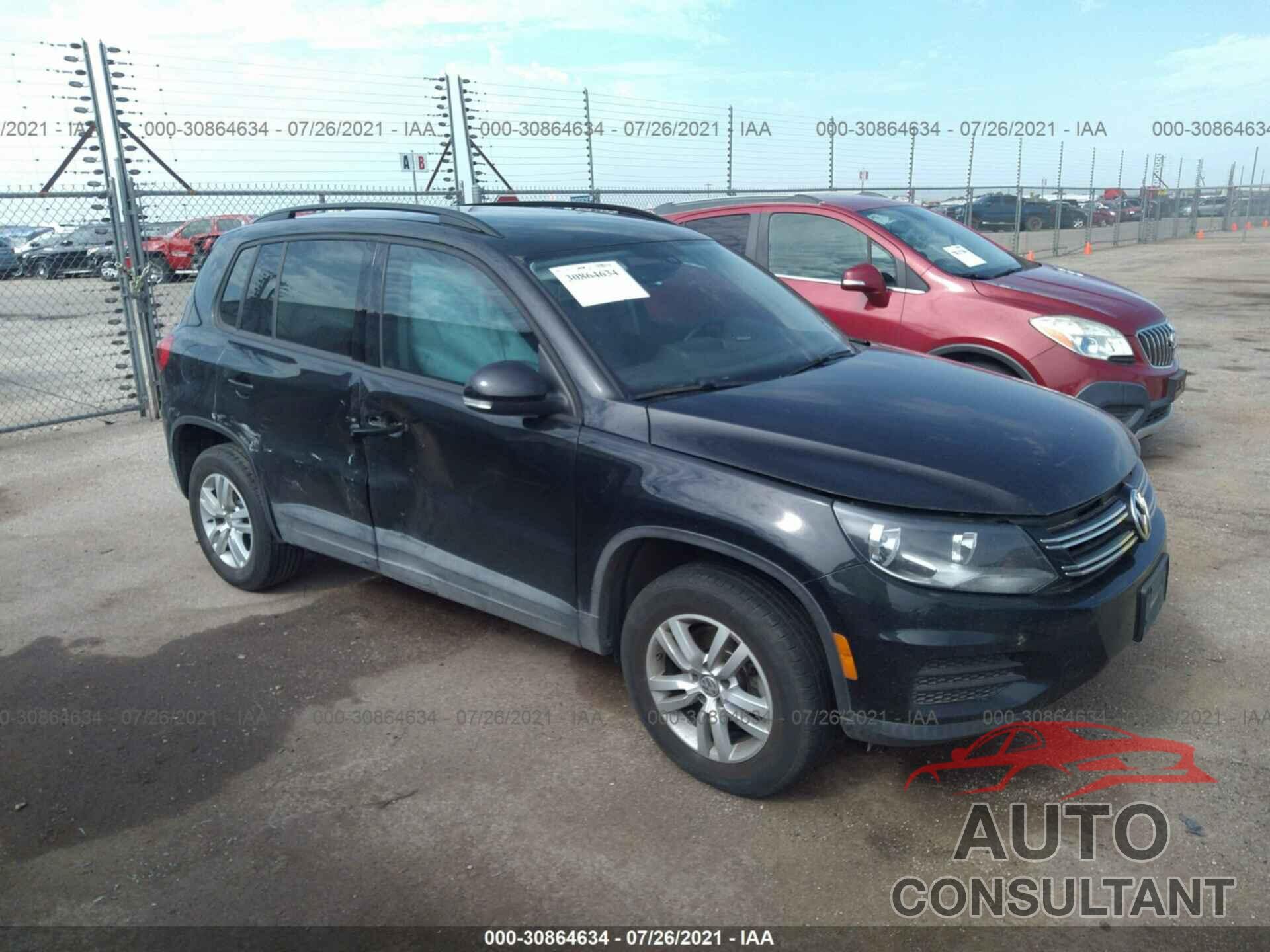 VOLKSWAGEN TIGUAN 2017 - WVGAV7AX9HK028272