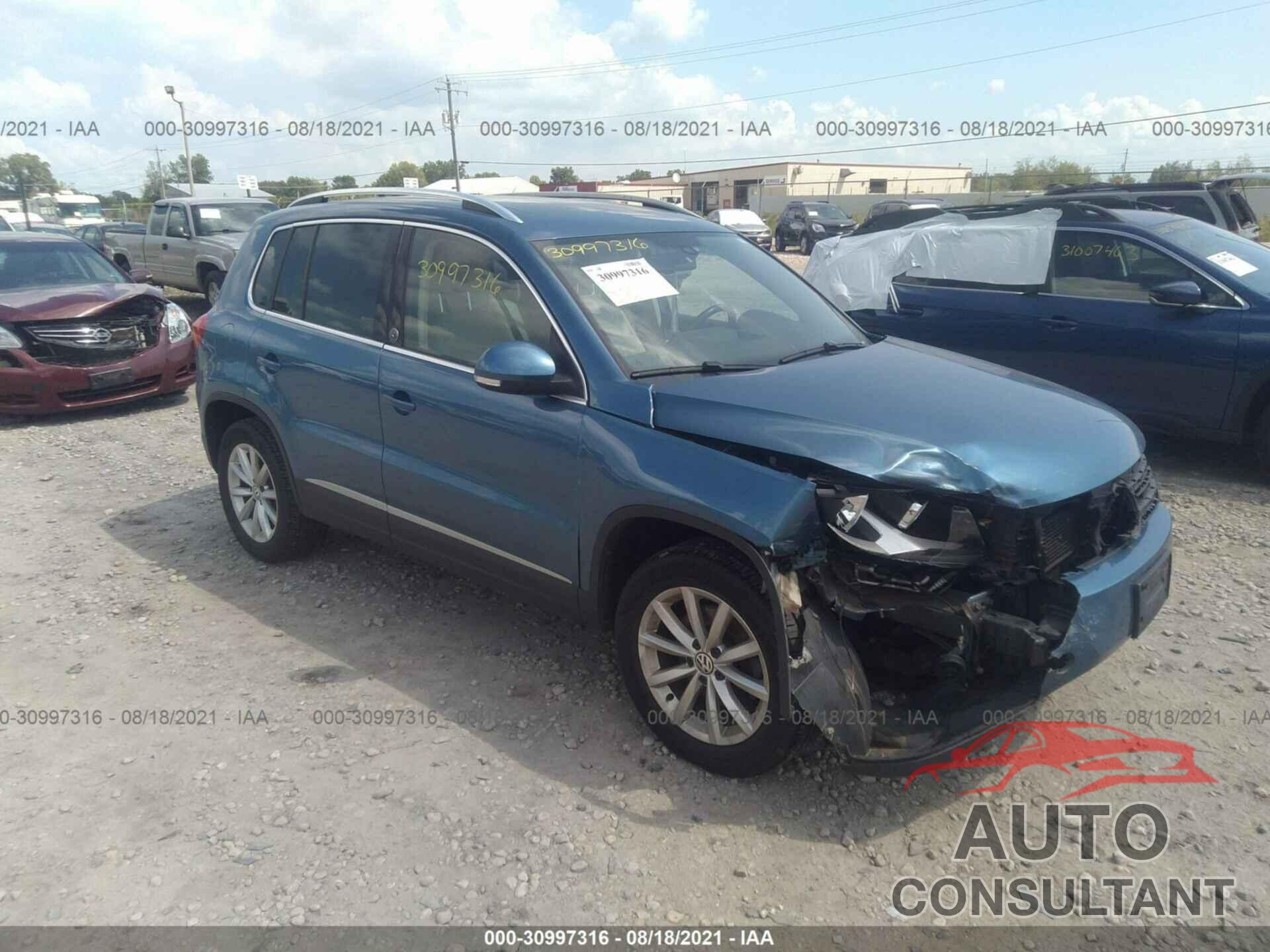 VOLKSWAGEN TIGUAN 2017 - WVGSV7AX4HW500200