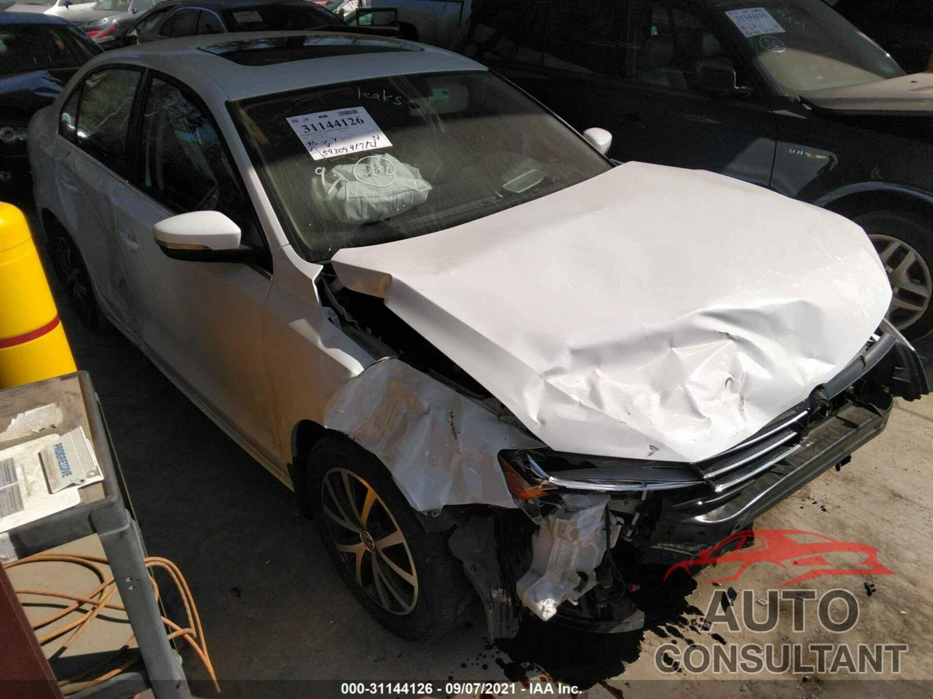 VOLKSWAGEN JETTA 2017 - 3VWDB7AJ3HM371297