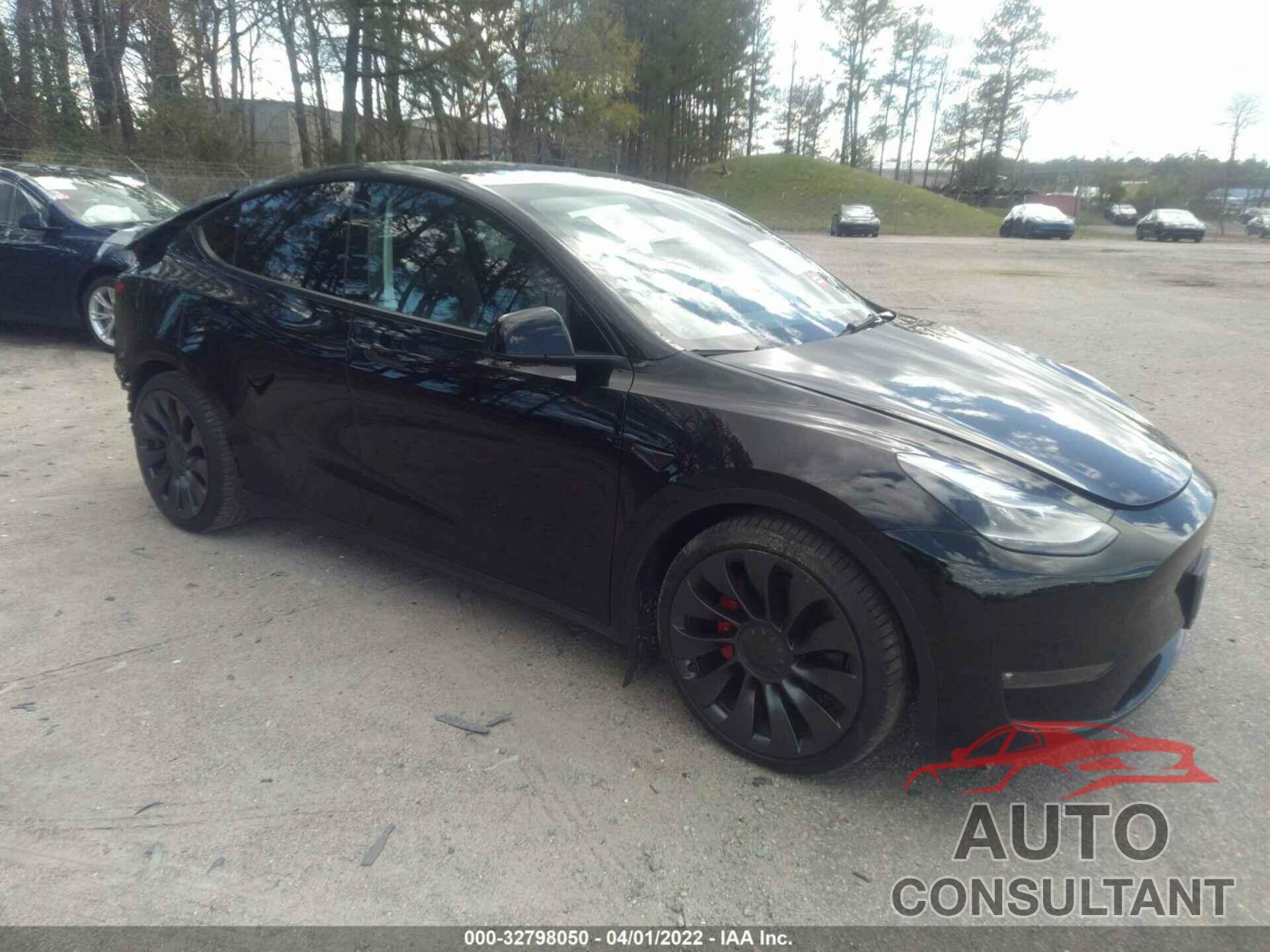 TESLA MODEL Y 2021 - 5YJYGDEF4MF197393