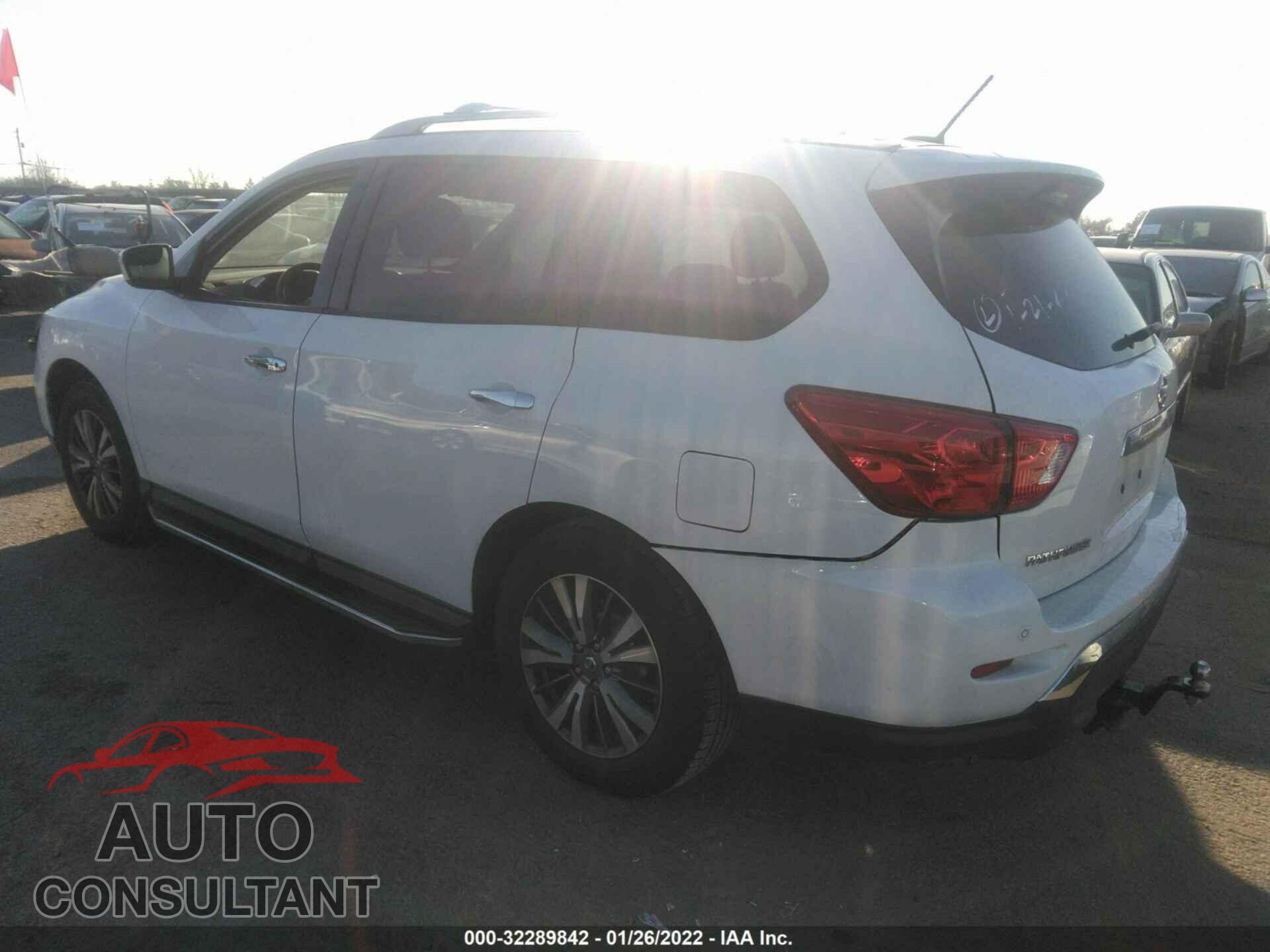 NISSAN PATHFINDER 2018 - 5N1DR2MM8JC611969