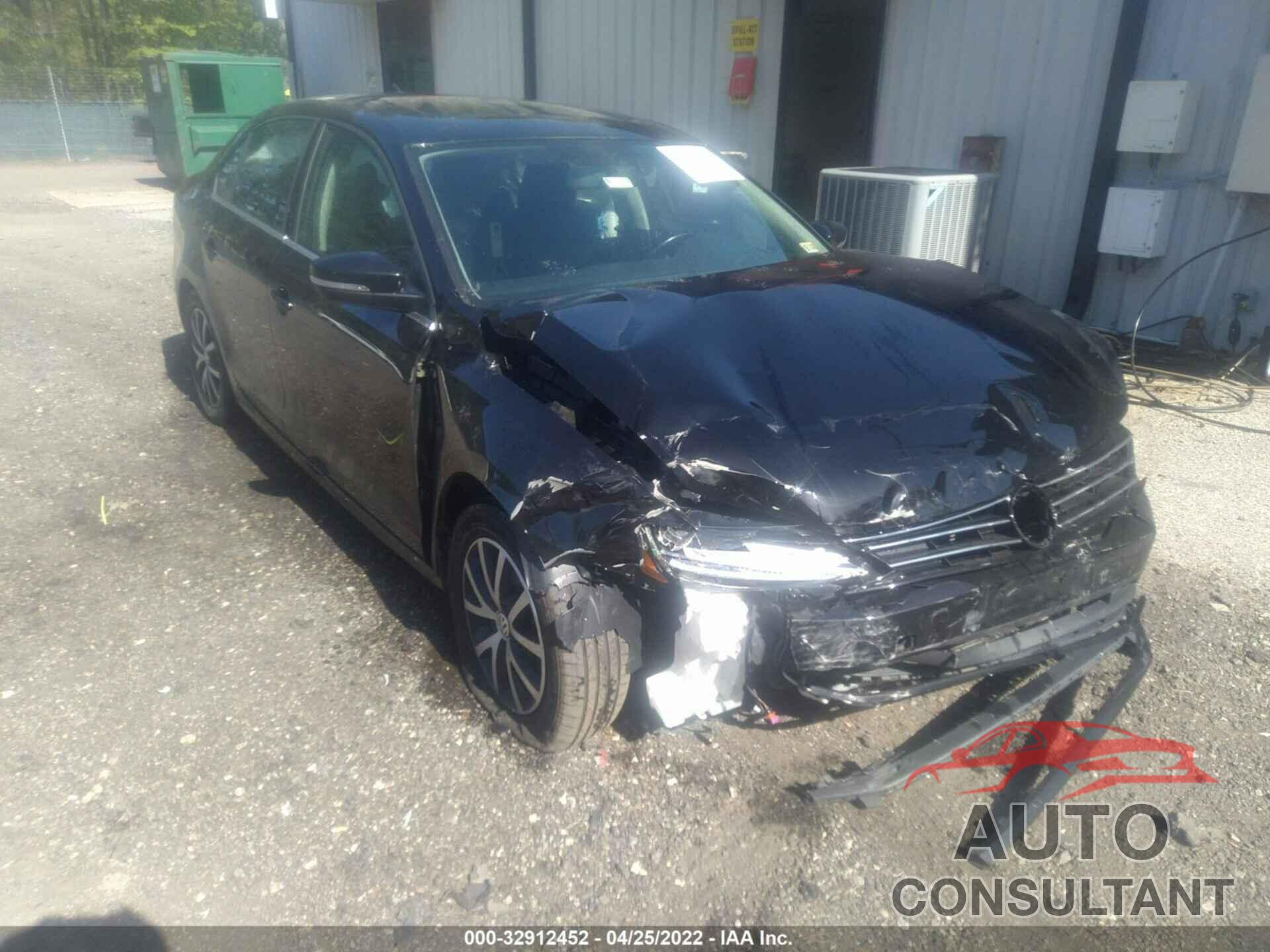 VOLKSWAGEN JETTA 2018 - 3VWDB7AJ3JM227108