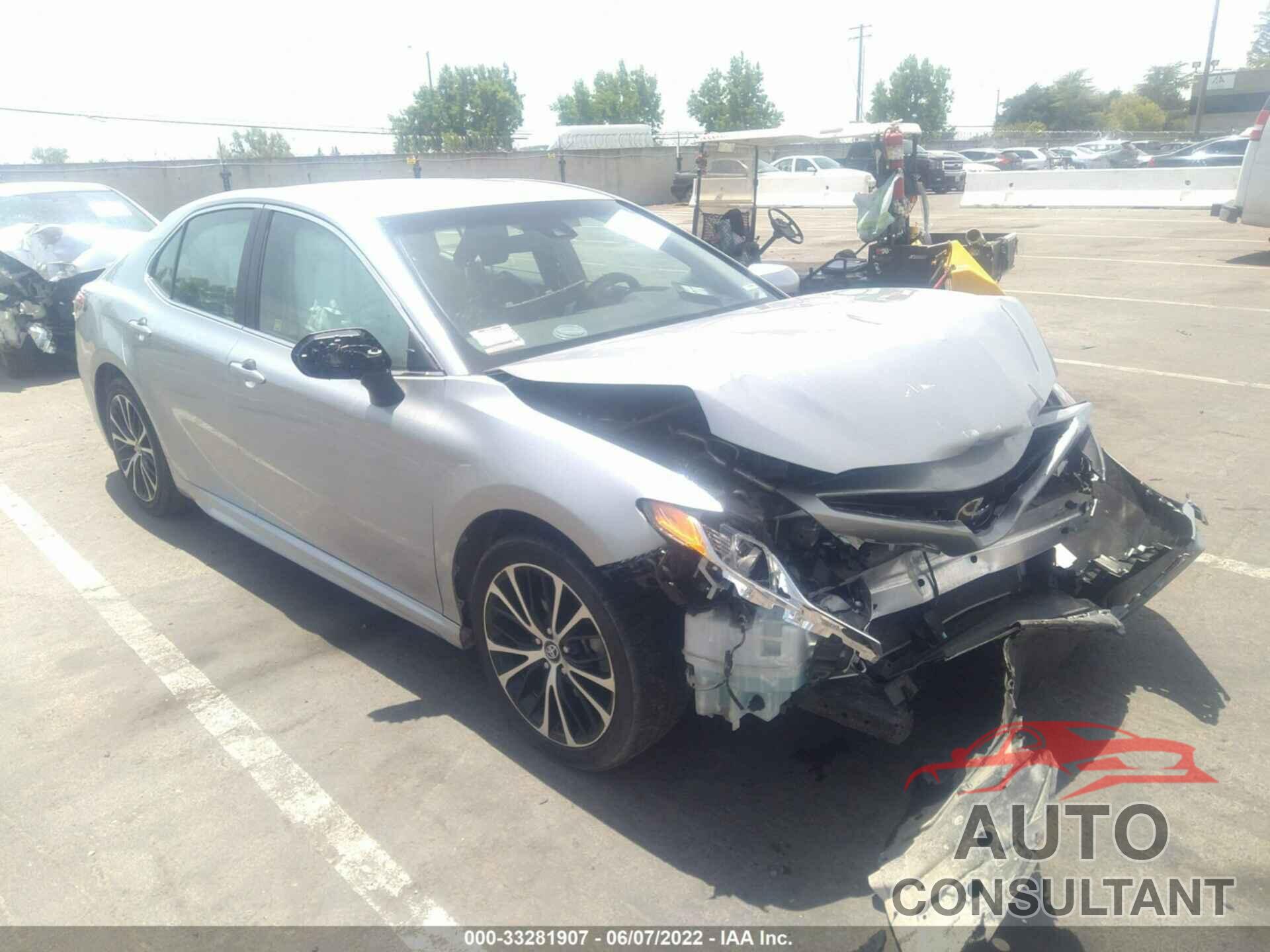 TOYOTA CAMRY 2018 - 4T1B11HK6JU625316
