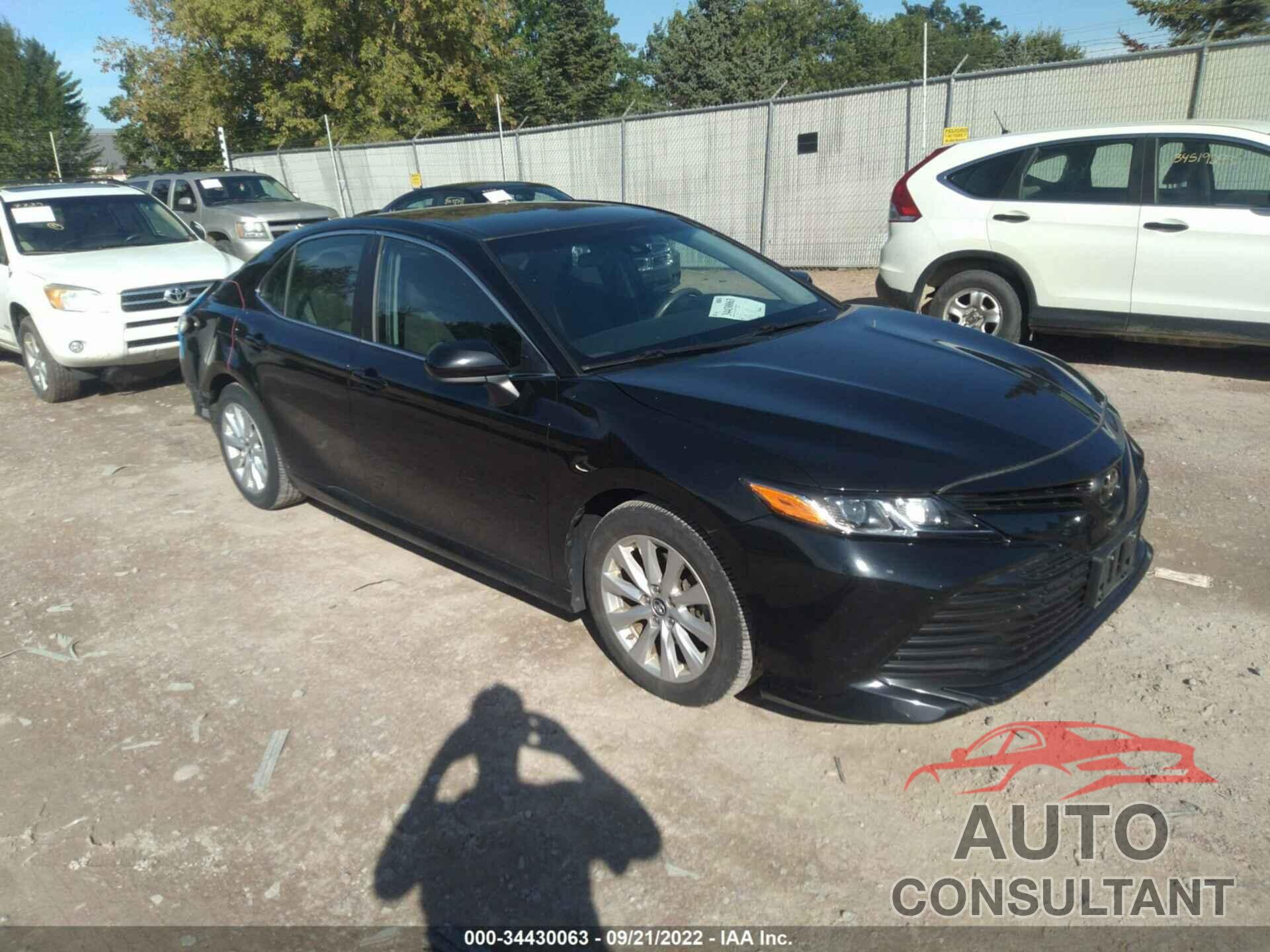 TOYOTA CAMRY 2018 - 4T1B11HK3JU045277