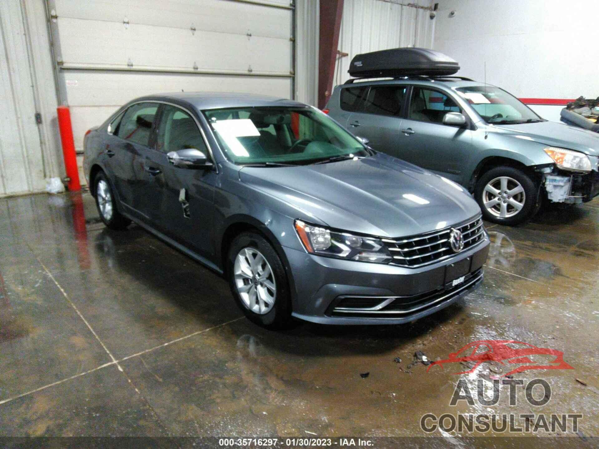 VOLKSWAGEN PASSAT 2017 - 1VWAT7A33HC000370