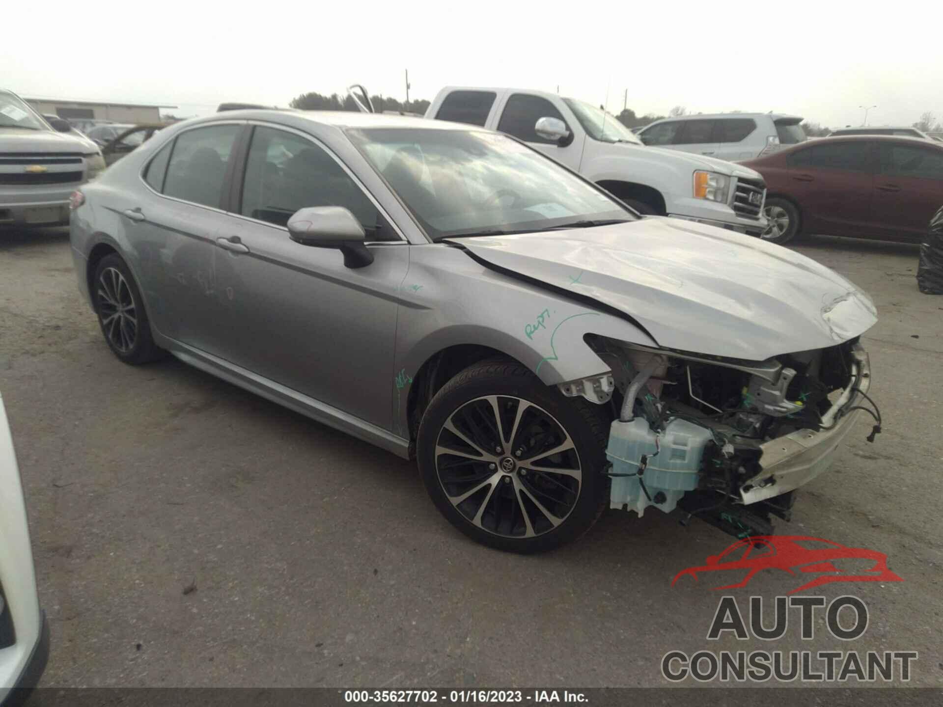 TOYOTA CAMRY 2018 - 4T1B11HK3JU664851