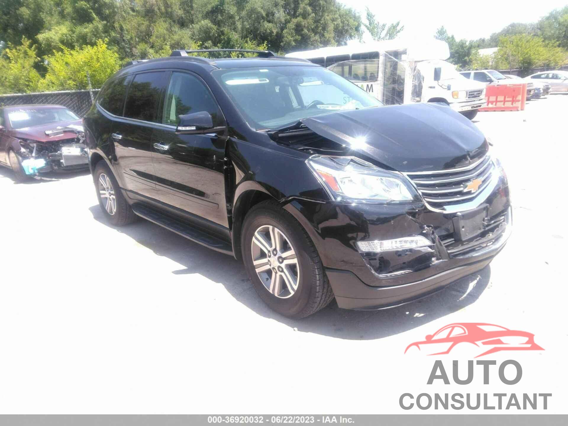 CHEVROLET TRAVERSE 2017 - 1GNKRHKD3HJ200302