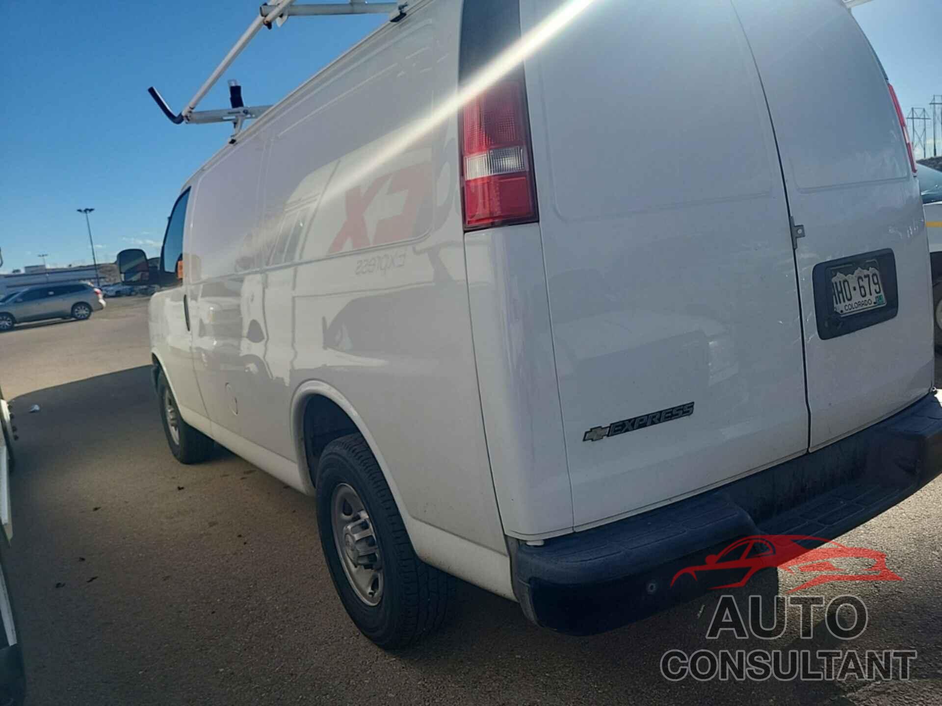 CHEVROLET EXPRESS CARGO VAN 2017 - 1GCWGAFF7H1301362