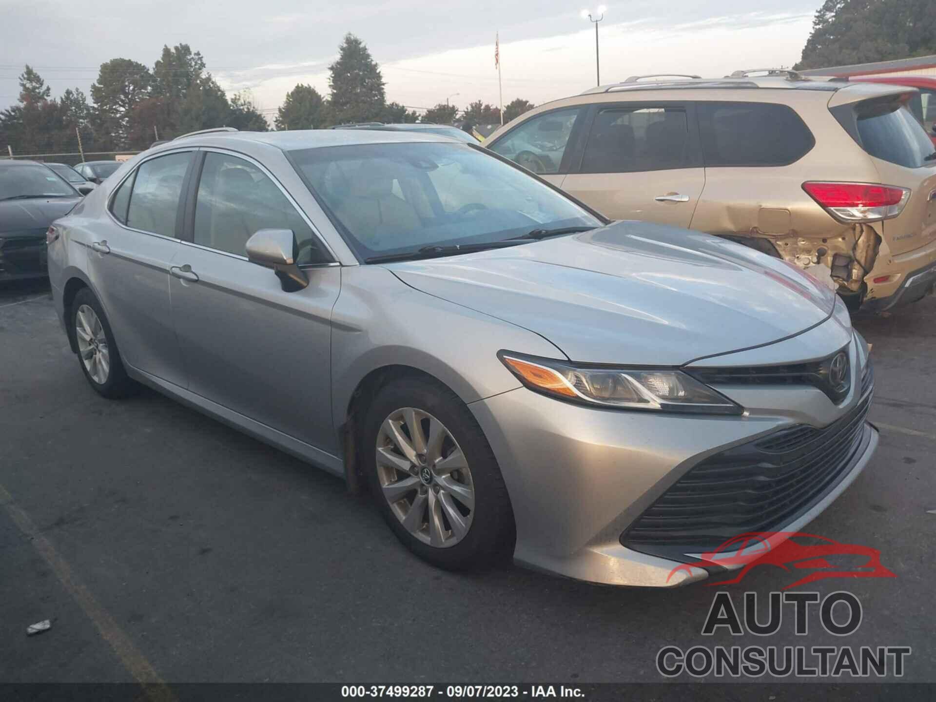 TOYOTA CAMRY 2018 - 4T1B11HK7JU504911
