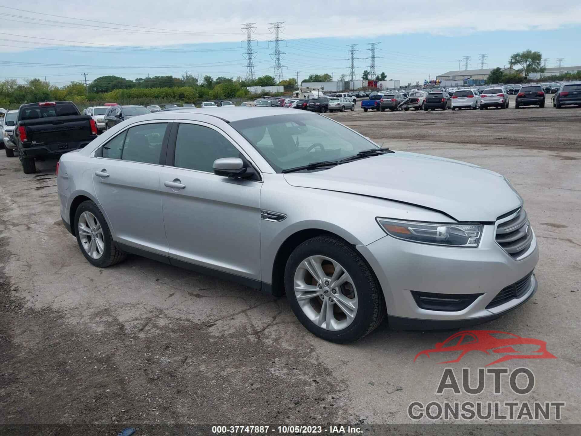 FORD TAURUS 2018 - 1FAHP2E83JG111956