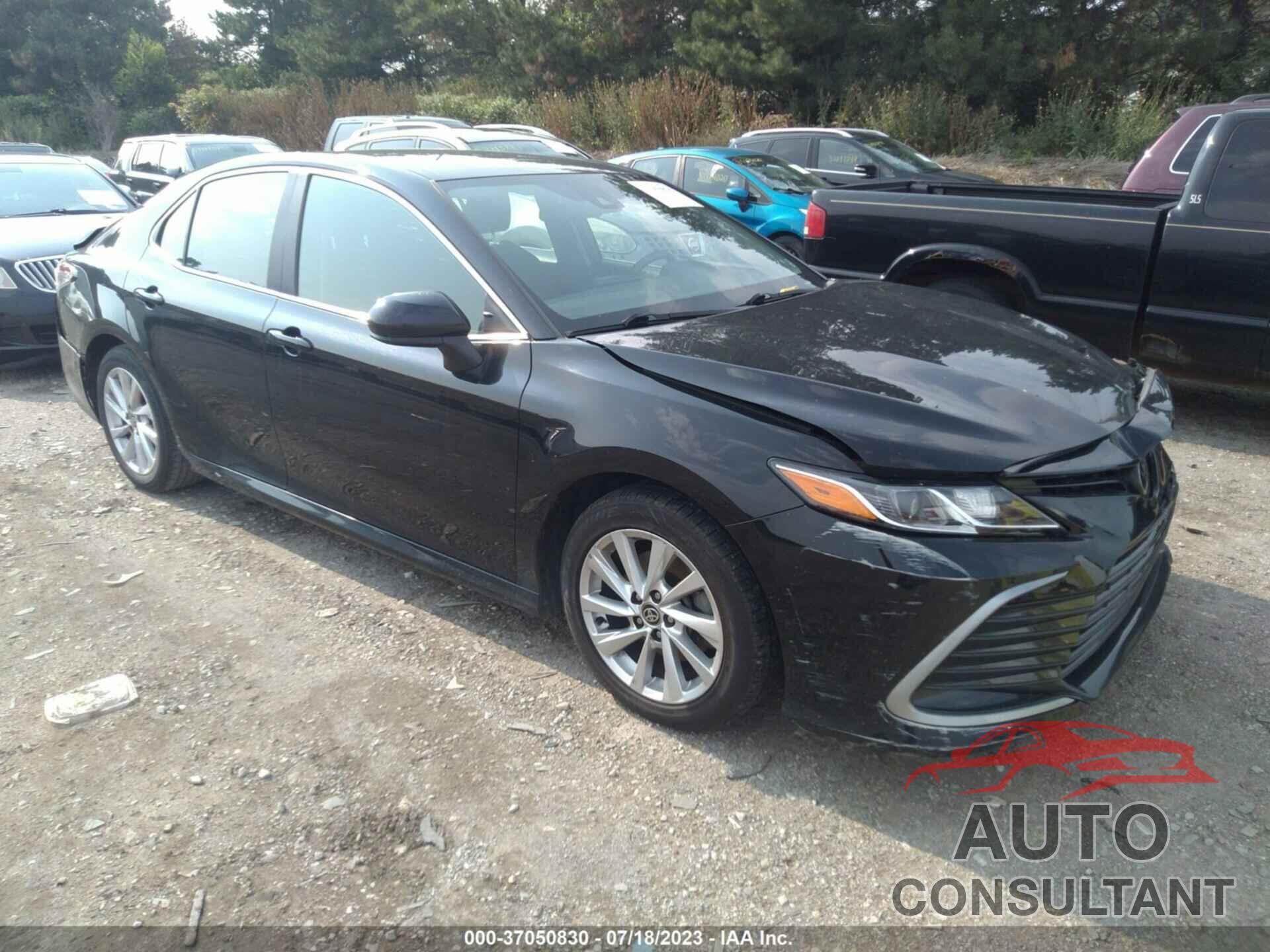 TOYOTA CAMRY 2021 - 4T1C11AK3MU558175