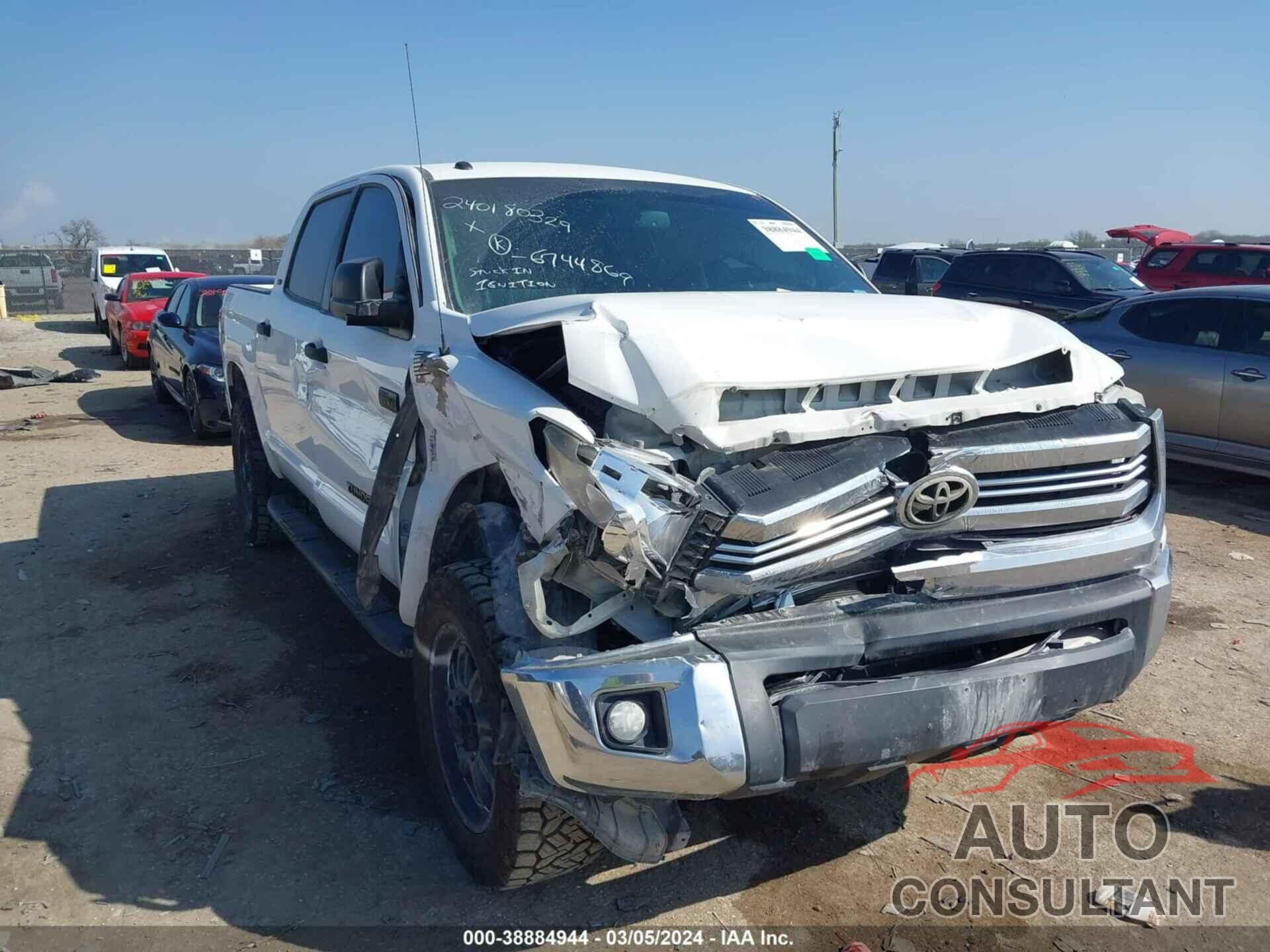 TOYOTA TUNDRA 2016 - 5TFDW5F16GX574441