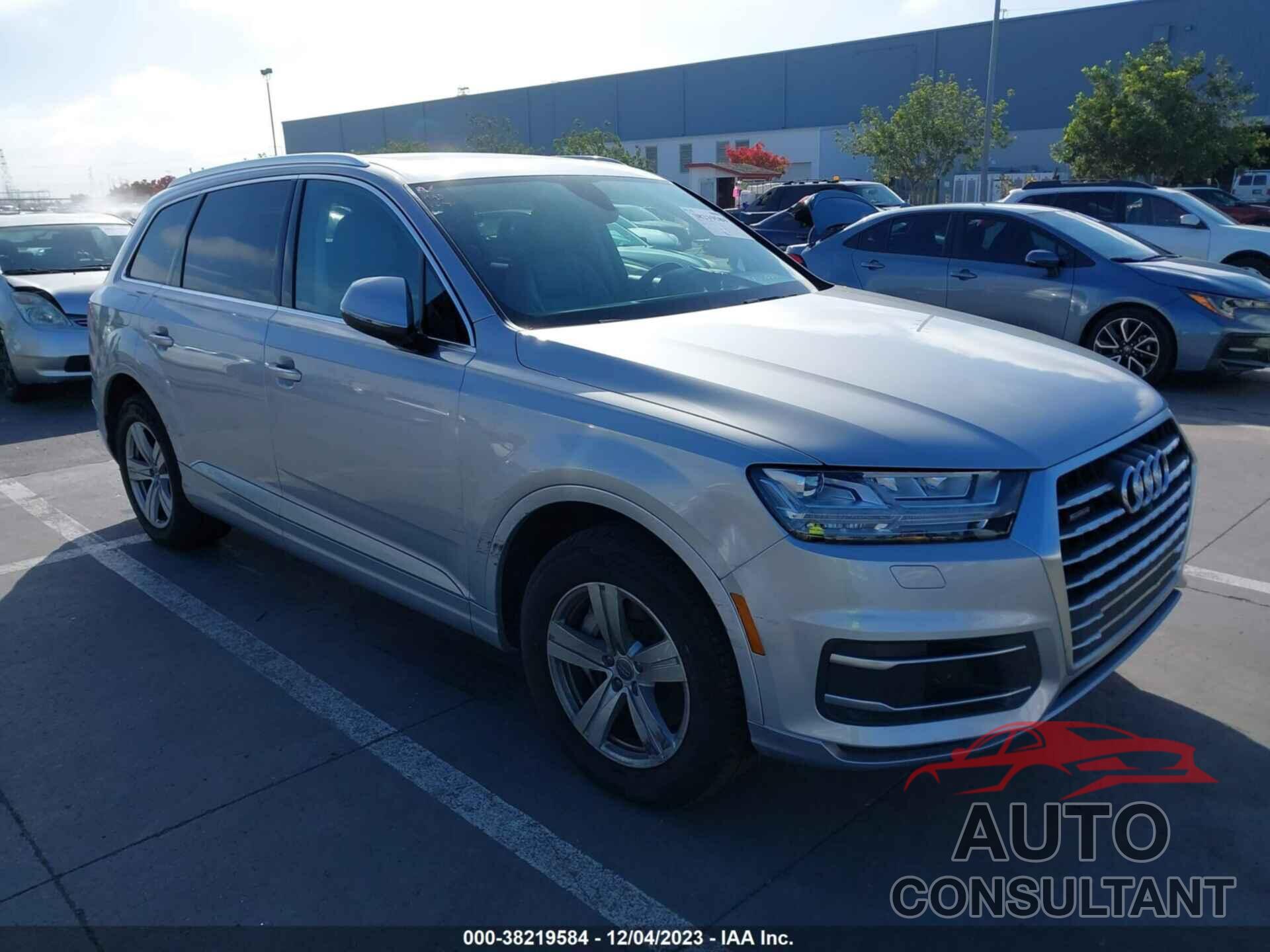 AUDI Q7 2018 - WA1LHAF74JD047858