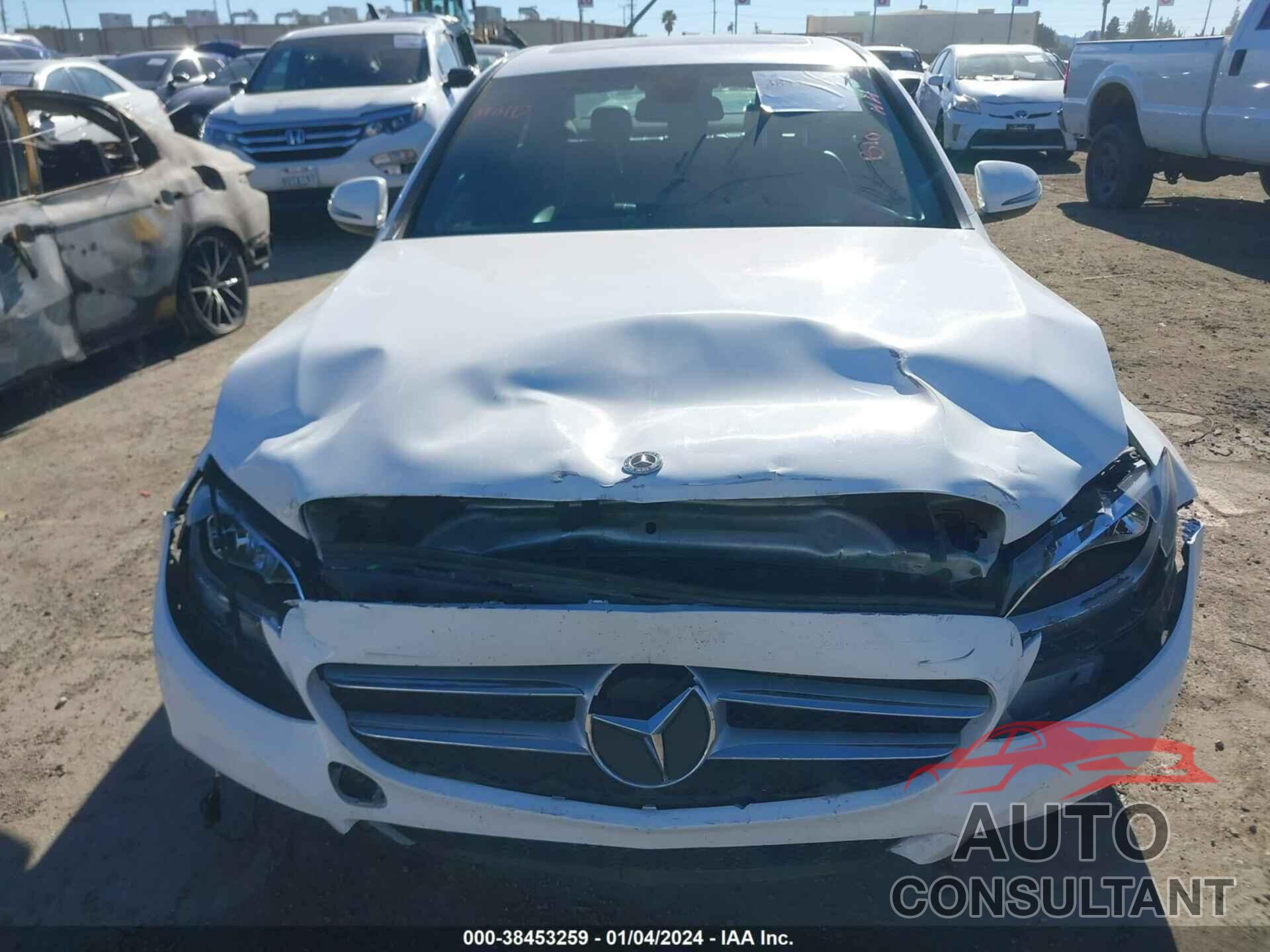 MERCEDES-BENZ C 300 2018 - 55SWF4JB9JU239581