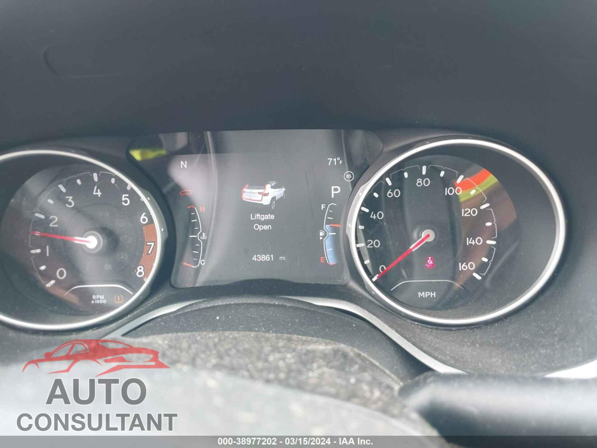 JEEP COMPASS 2018 - 3C4NJDBB8JT483072