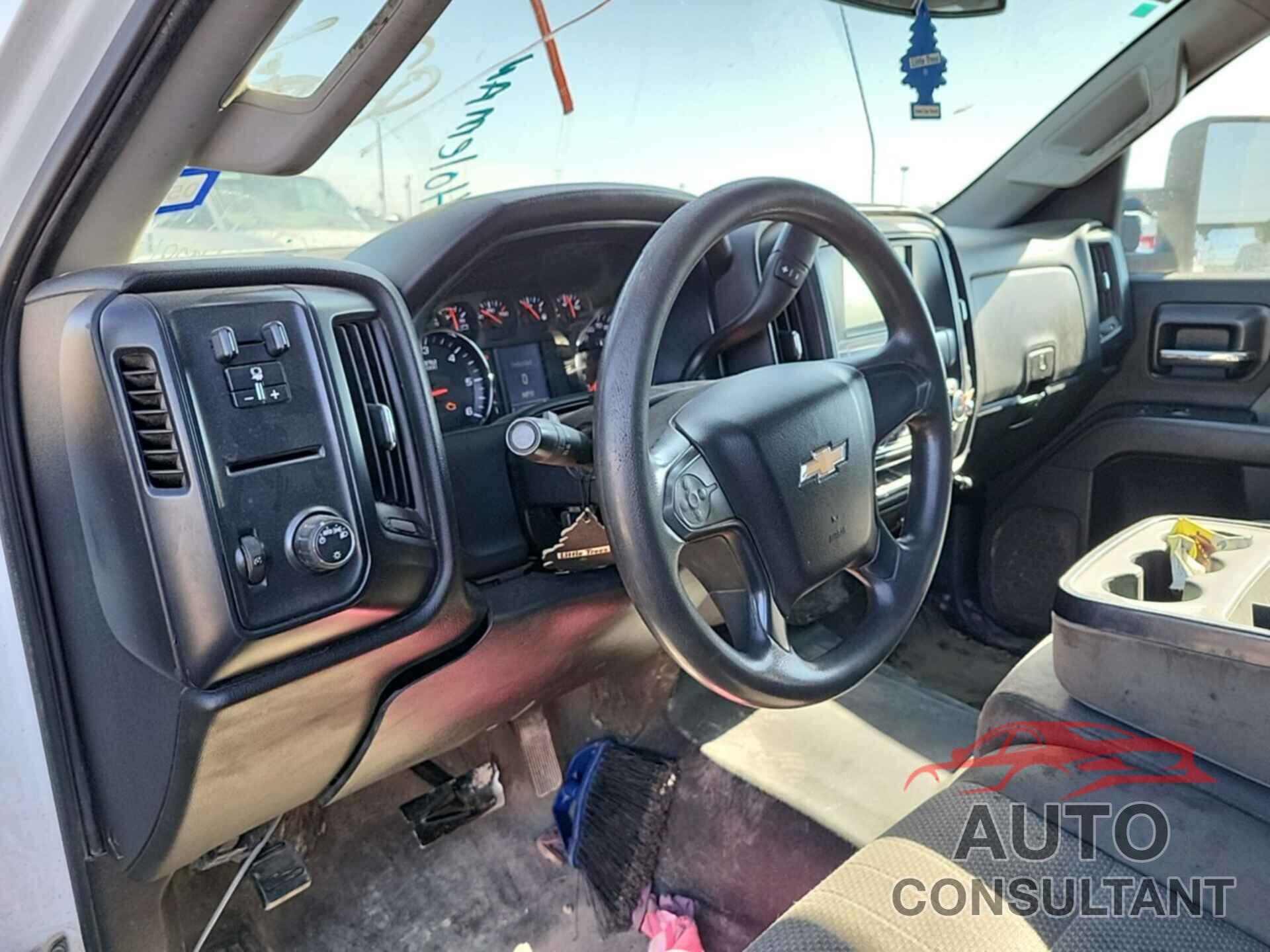 CHEVROLET SILVERADO 2500HD 2018 - 1GC1CUEG3JF179917