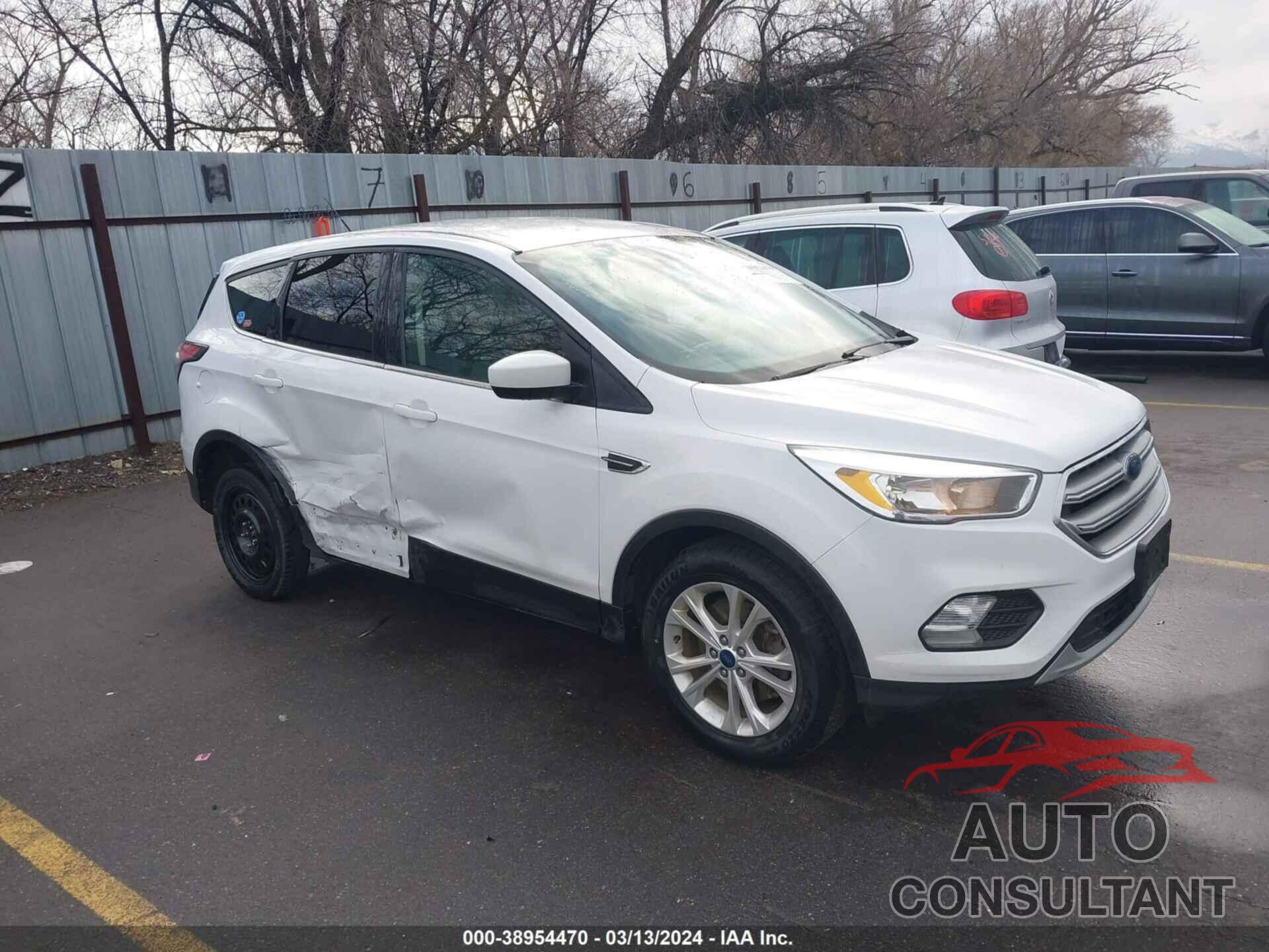 FORD ESCAPE 2017 - 1FMCU9GD1HUB61889