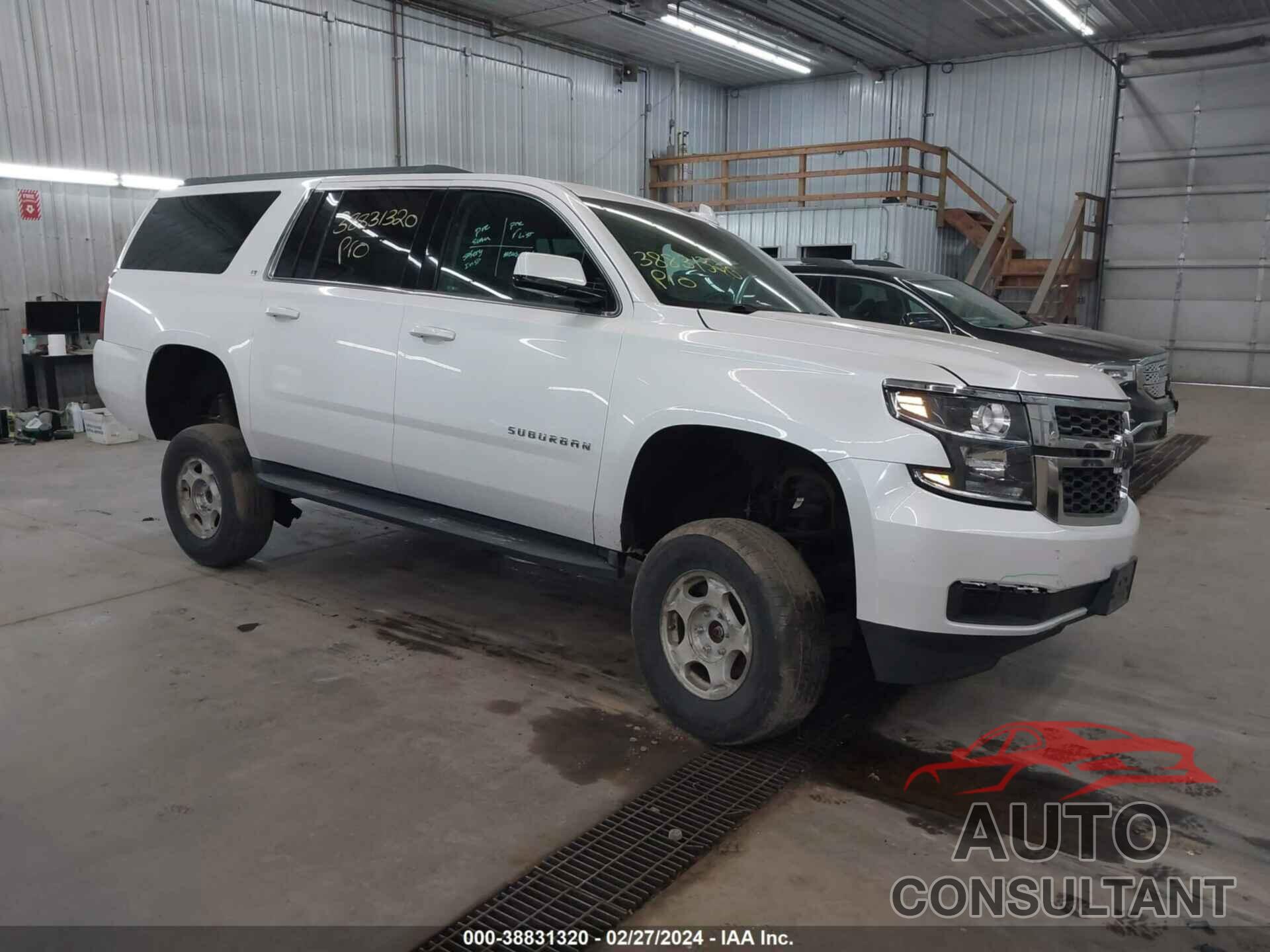 CHEVROLET SUBURBAN 2016 - 1GNSKHKC3GR379369