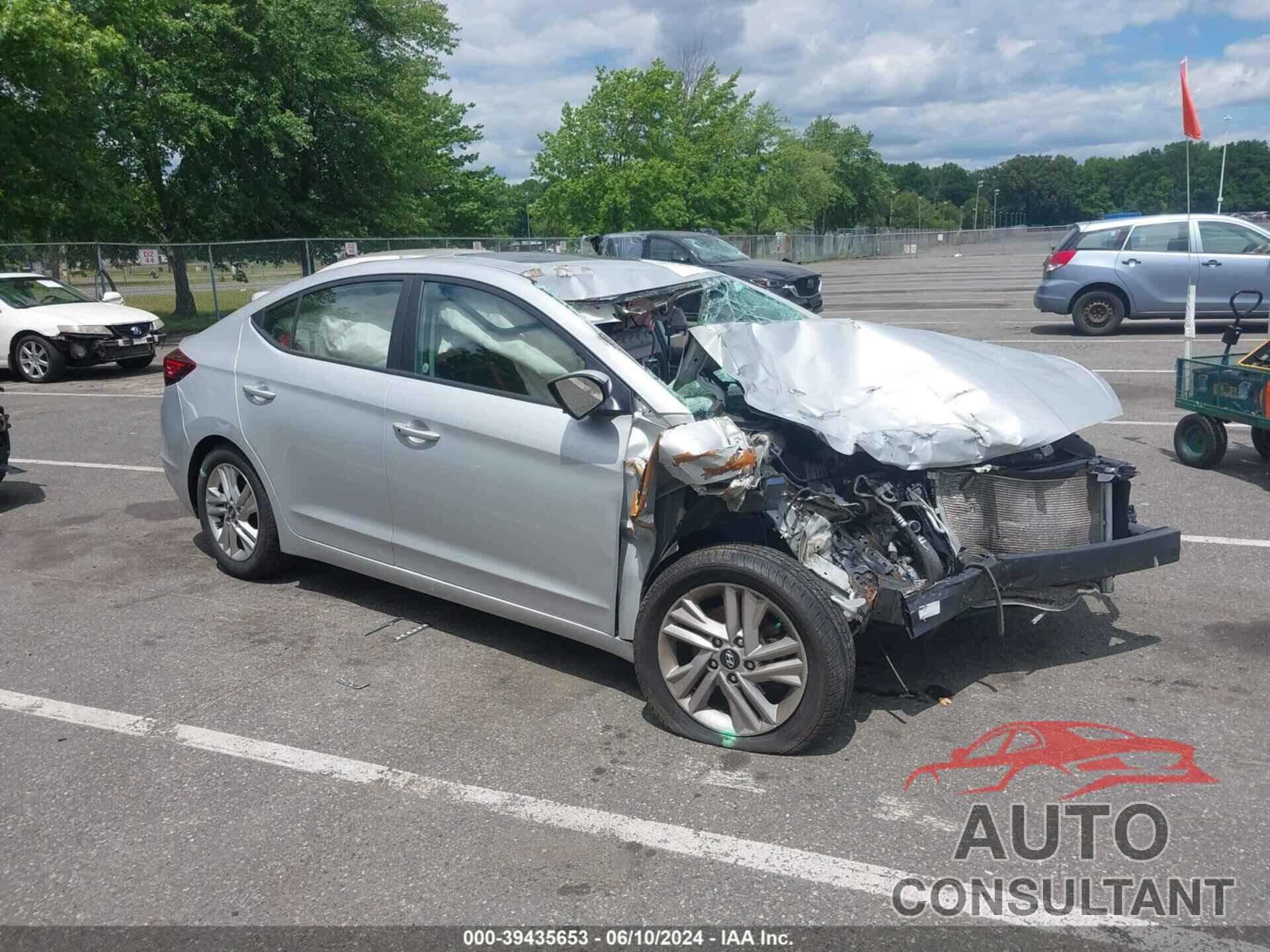 HYUNDAI ELANTRA 2019 - 5NPD84LF3KH485967