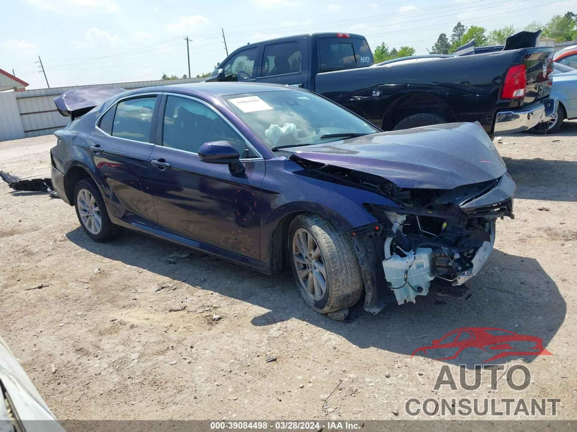 TOYOTA CAMRY 2022 - 4T1C11AK2NU658768