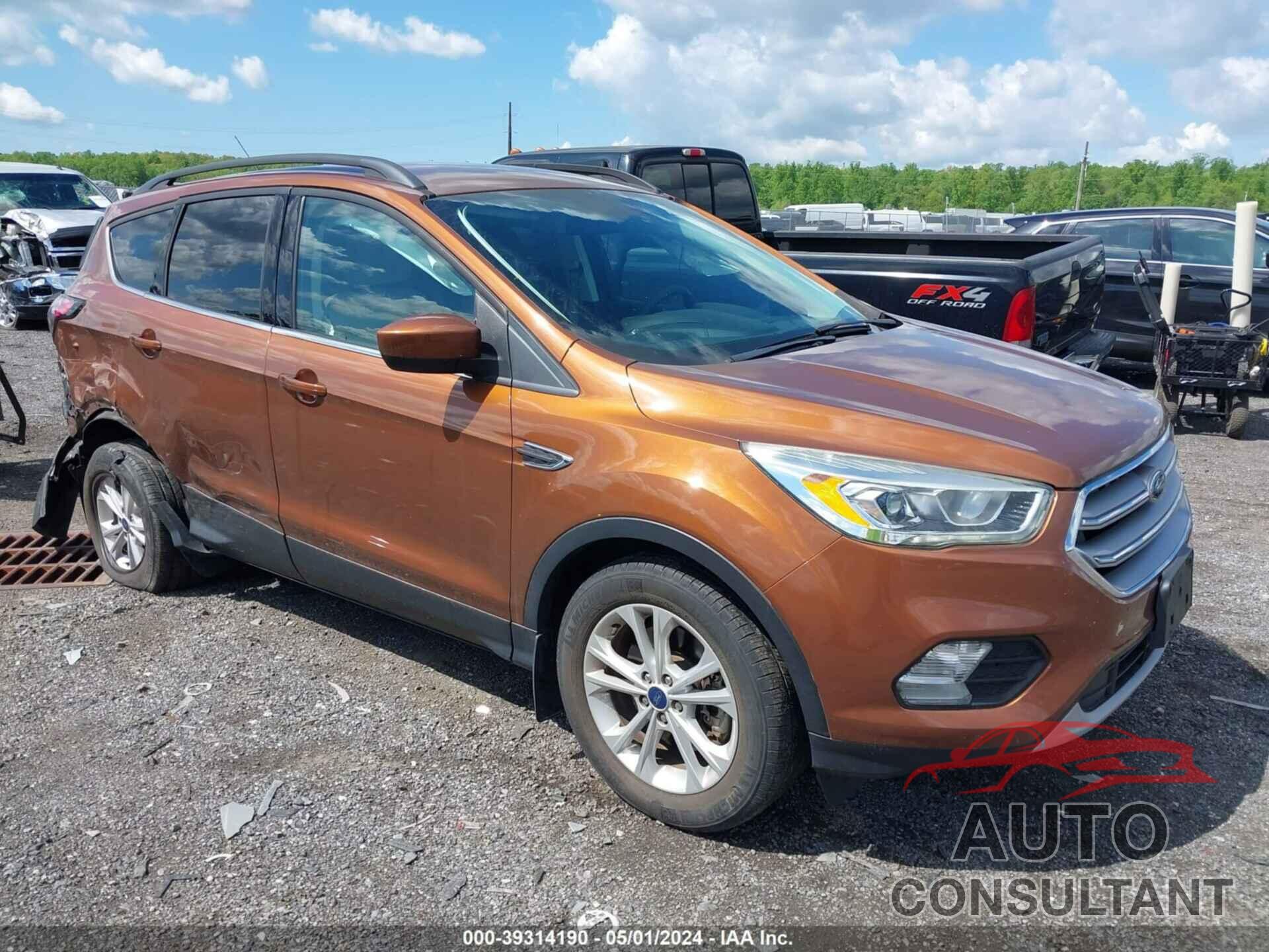 FORD ESCAPE 2017 - 1FMCU0G97HUA77843