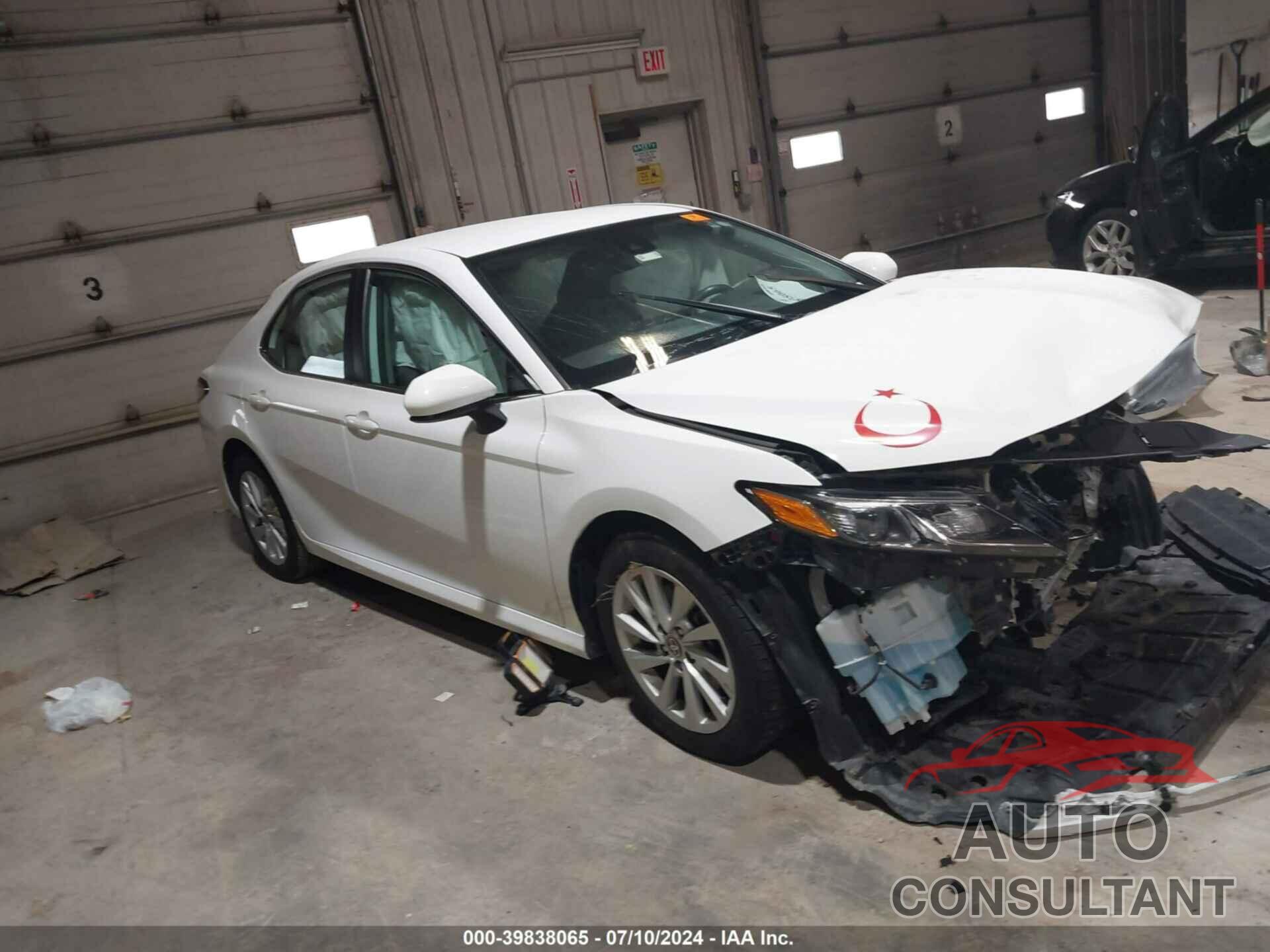 TOYOTA CAMRY 2021 - 4T1C11AK6MU463755