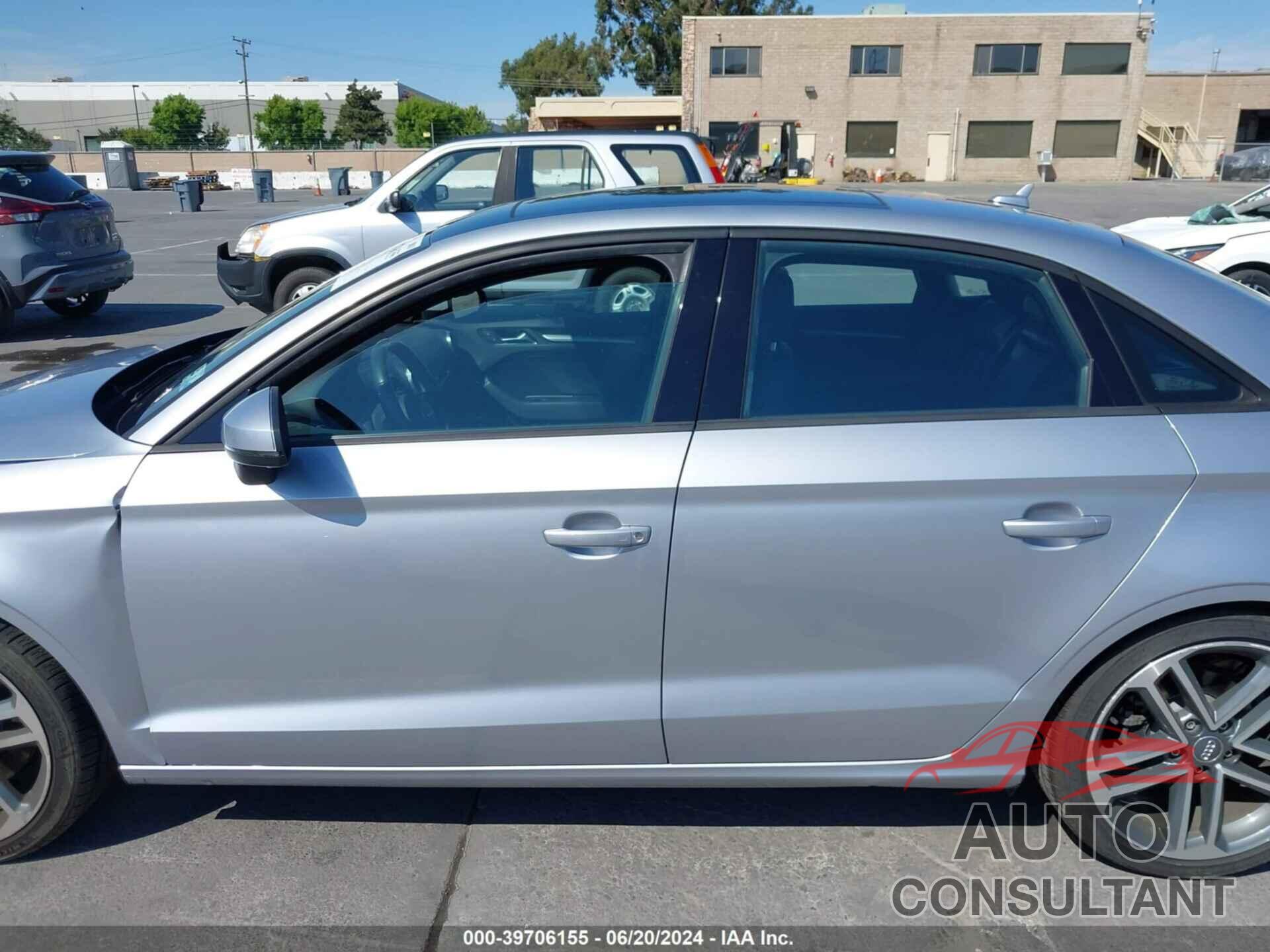 AUDI A3 2018 - WAUAUGFF5J1007161