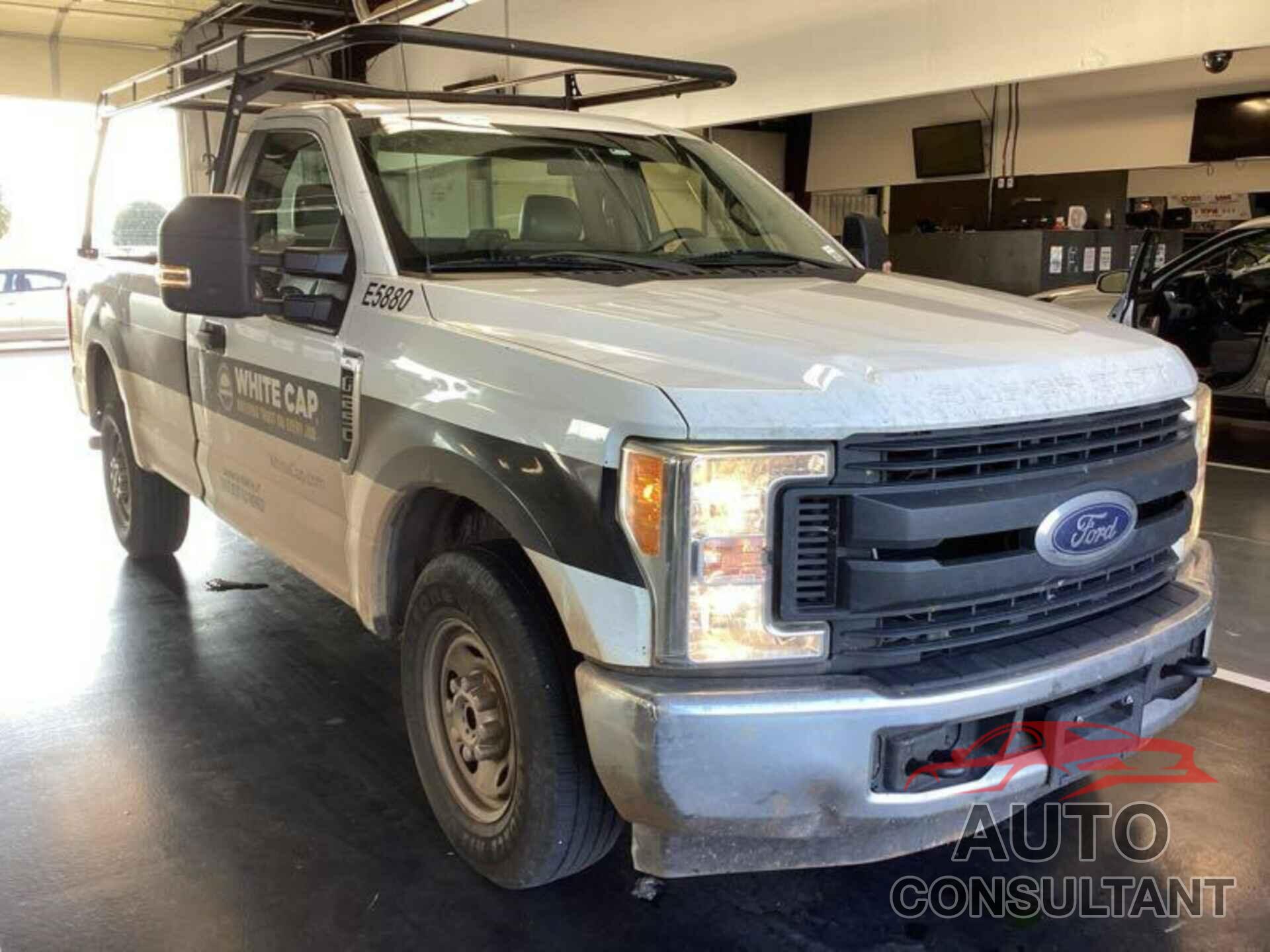 FORD F-250 2017 - 1FTBF2A61HEC11213