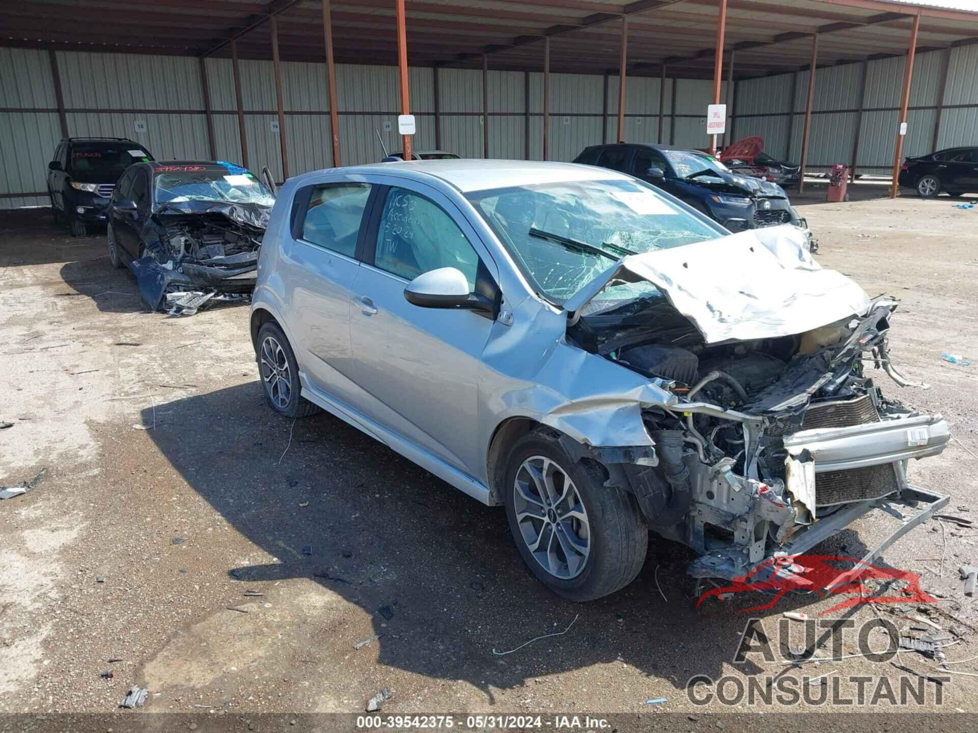 CHEVROLET SONIC 2018 - 1G1JD6SH3J4114110