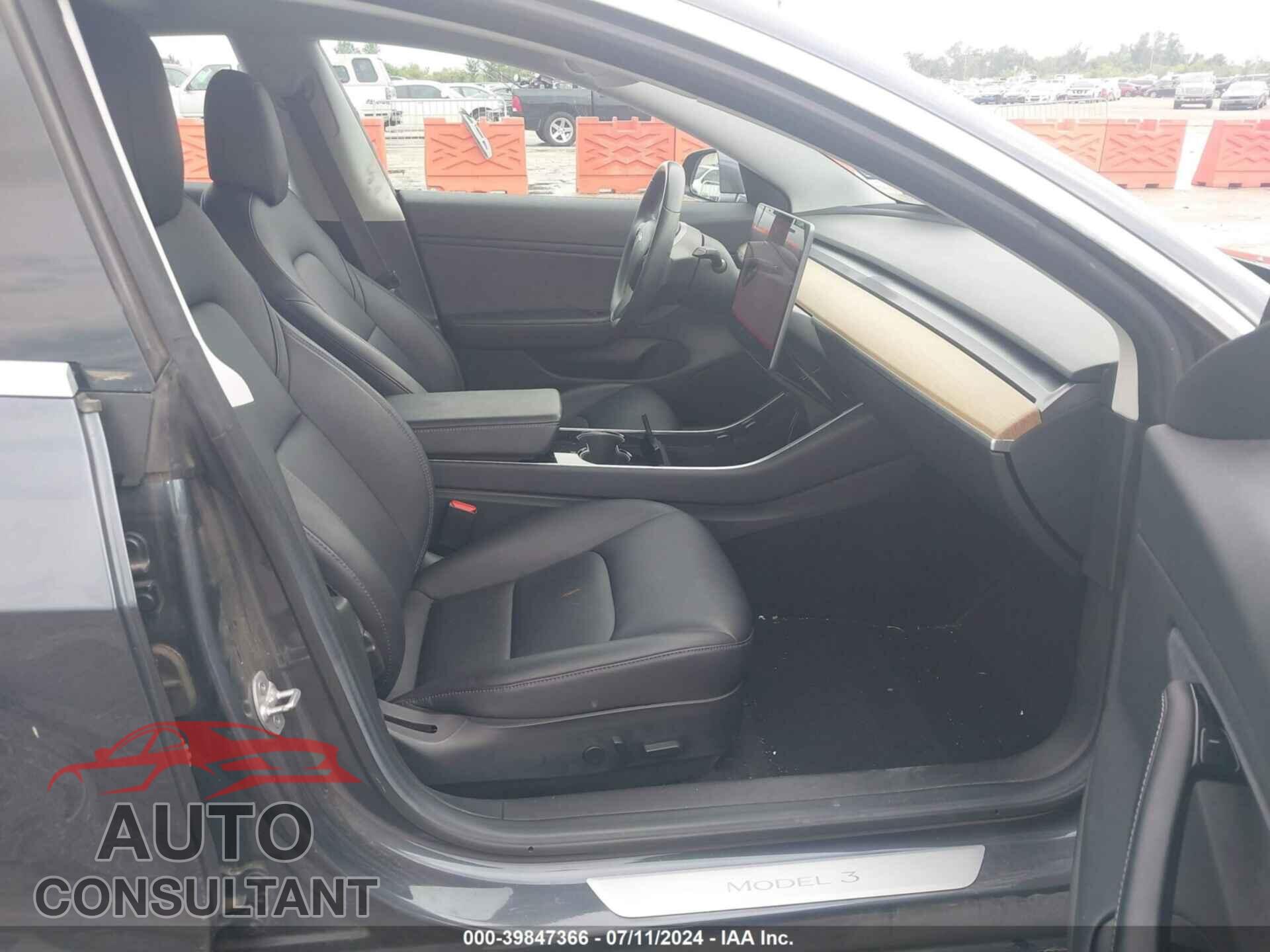 TESLA MODEL 3 2018 - 5YJ3E1EA4JF032054