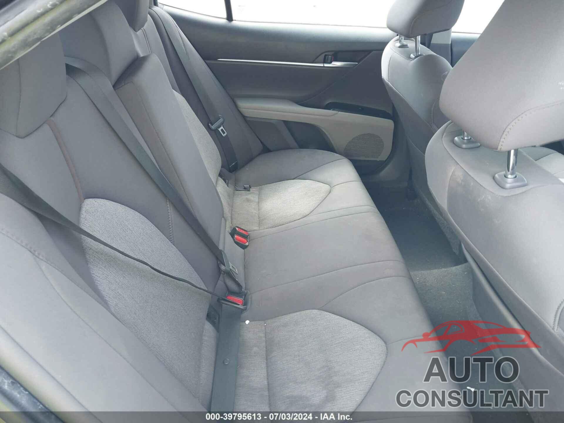 TOYOTA CAMRY 2018 - 4T1B11HK6JU098362