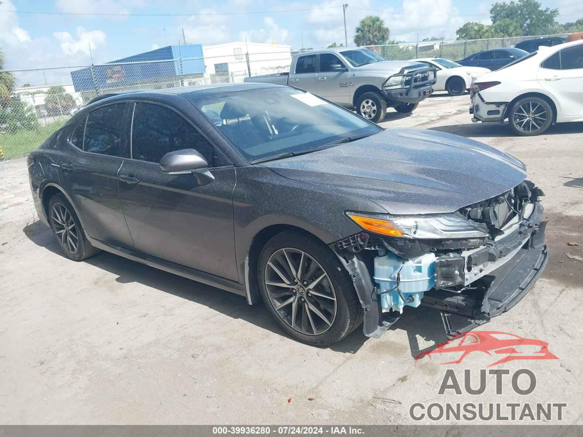 TOYOTA CAMRY 2021 - 4T1F11AK2MU575871