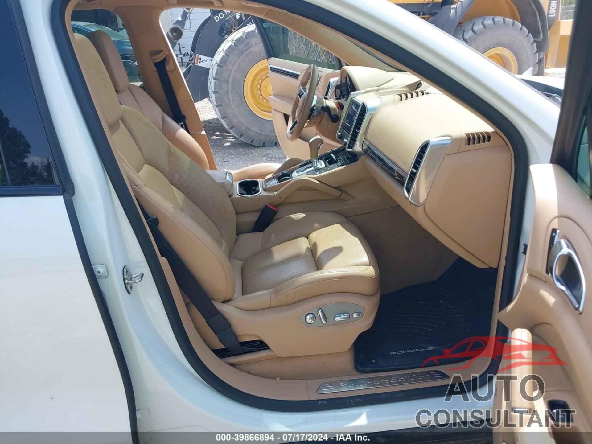 PORSCHE CAYENNE 2017 - WP1AA2A25HKA83601