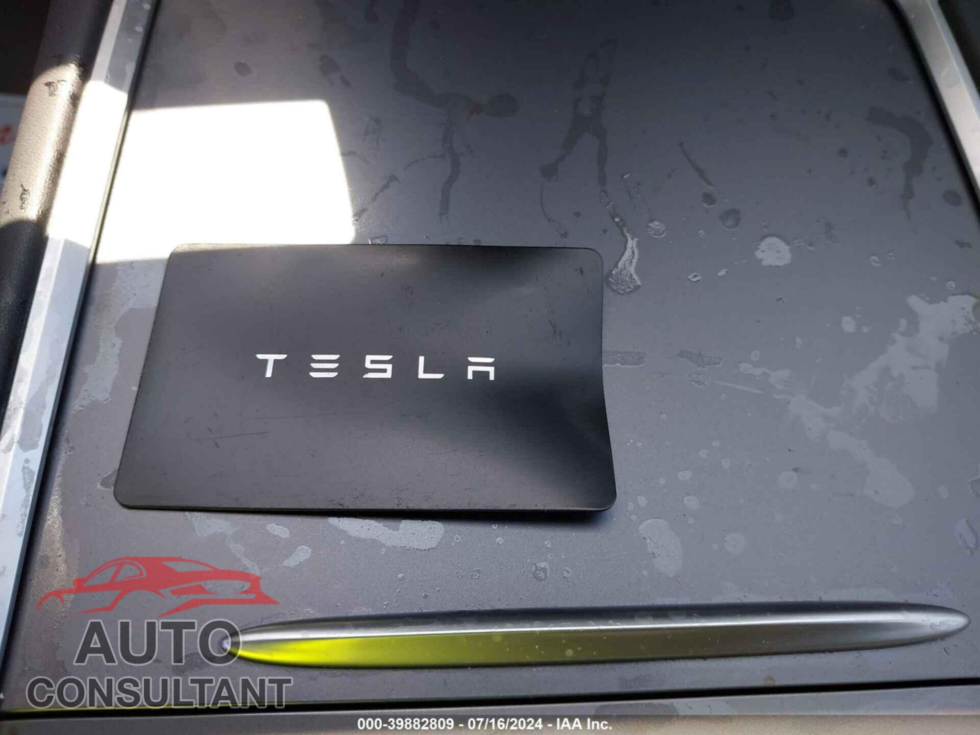 TESLA MODEL 3 2022 - 5YJ3E1EA5NF337570