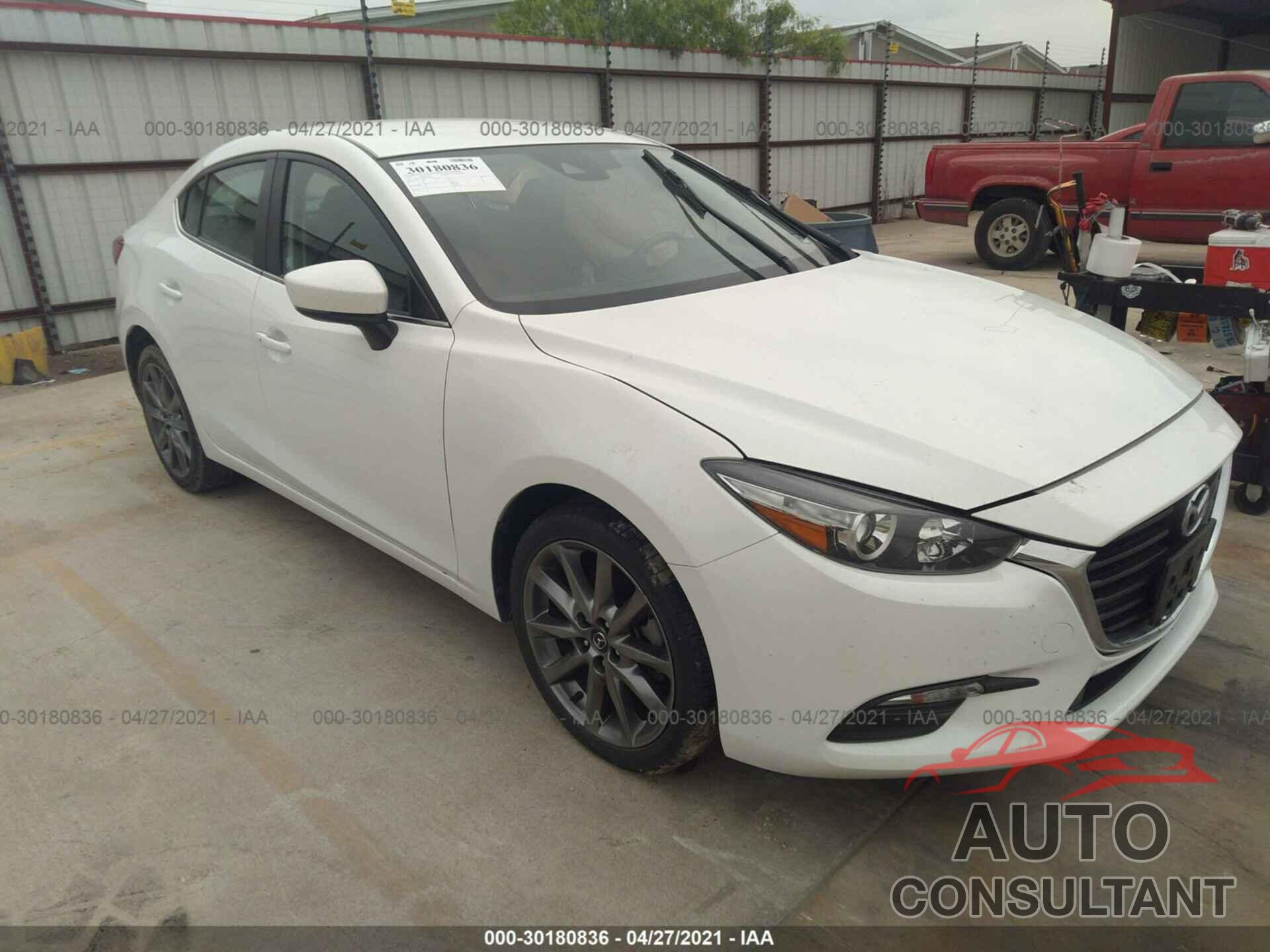 MAZDA MAZDA3 4-DOOR 2018 - 3MZBN1V3XJM184362