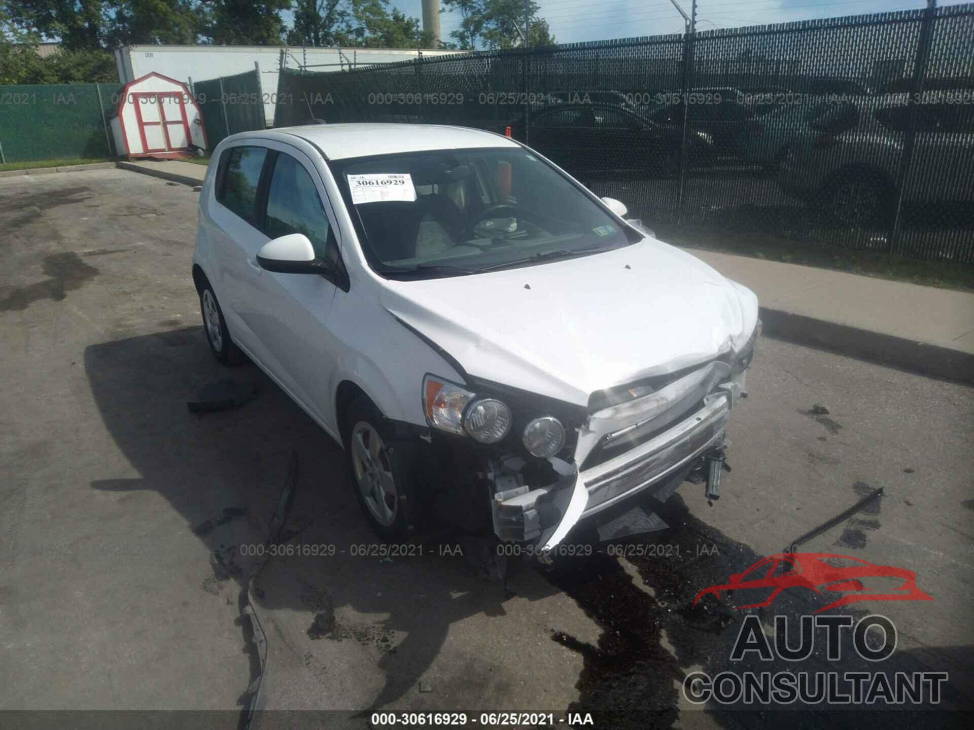 CHEVROLET SONIC 2016 - 1G1JA6SH5G4102364