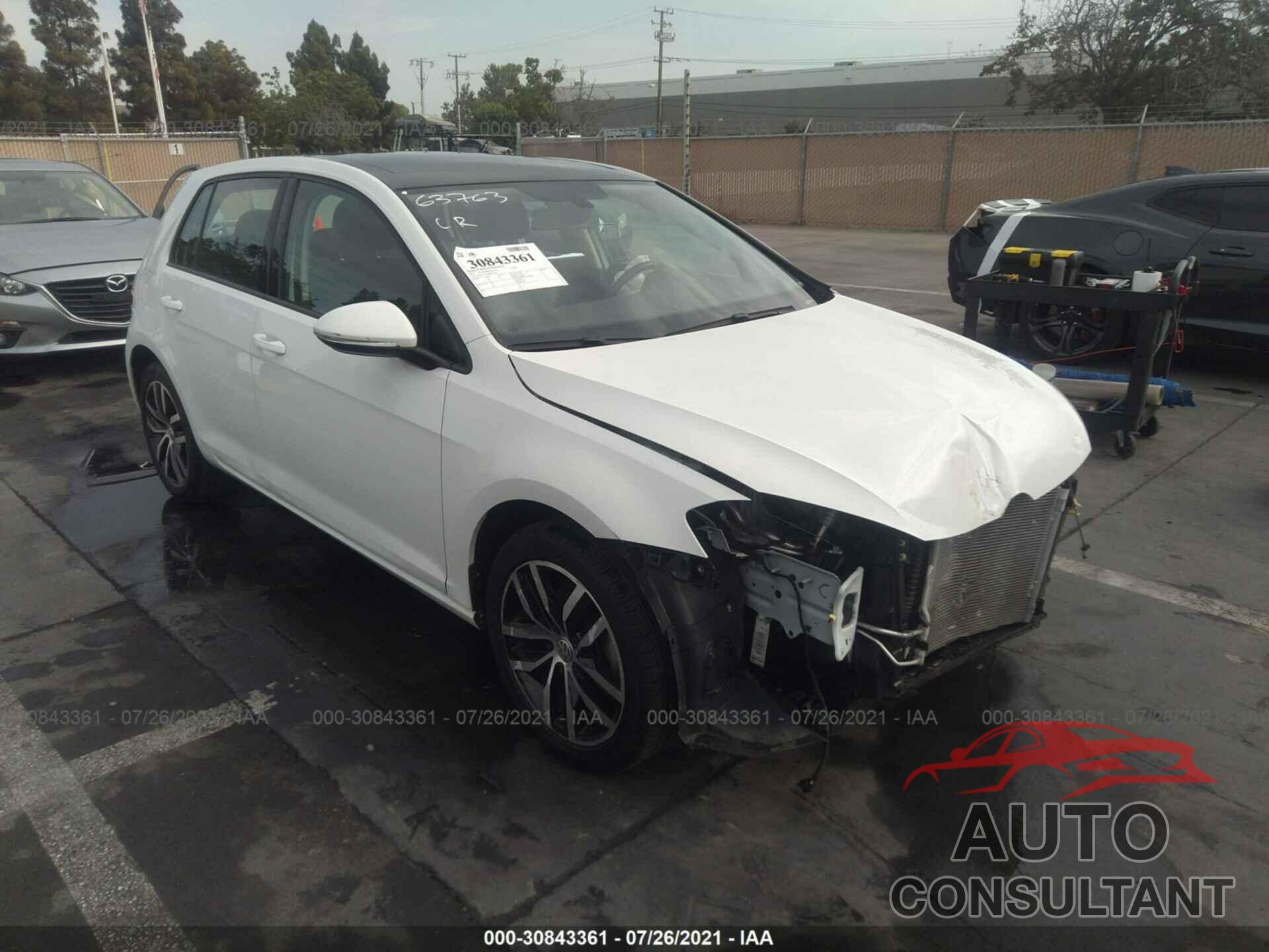 VOLKSWAGEN GOLF 2017 - 3VW217AU5HM037146