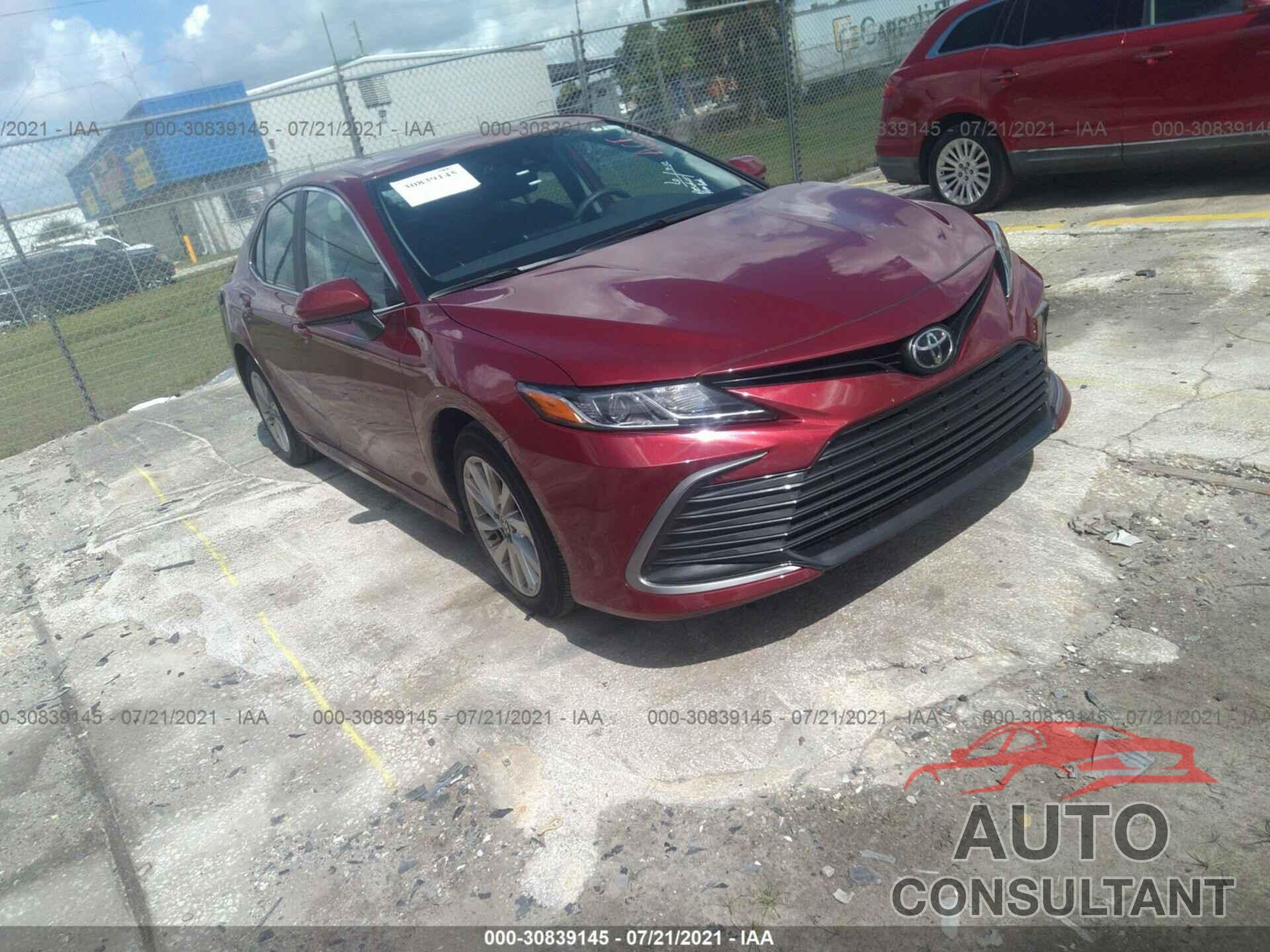 TOYOTA CAMRY 2021 - 4T1C11AK7MU557434