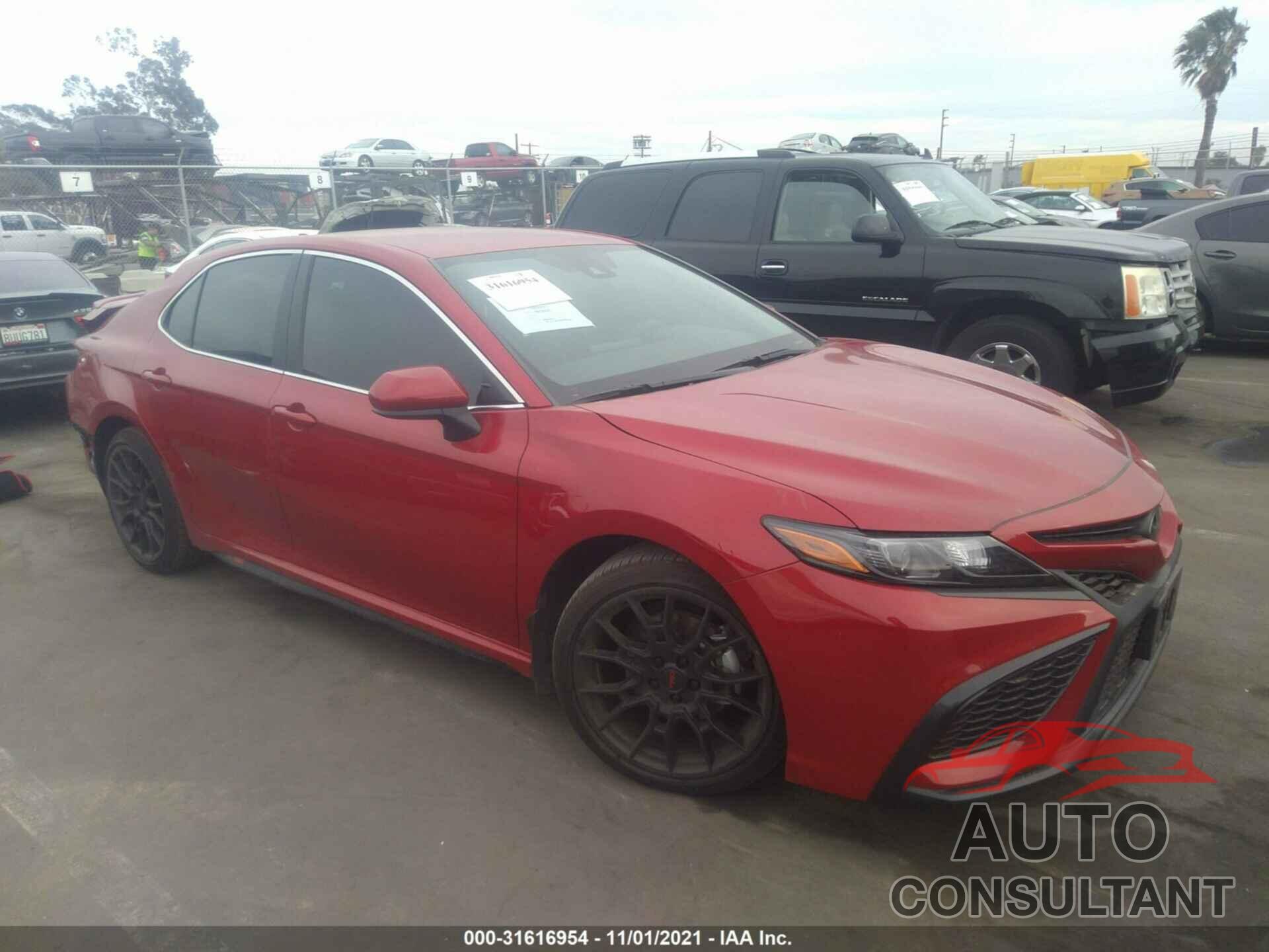 TOYOTA CAMRY 2021 - 4T1G11AK1MU456729