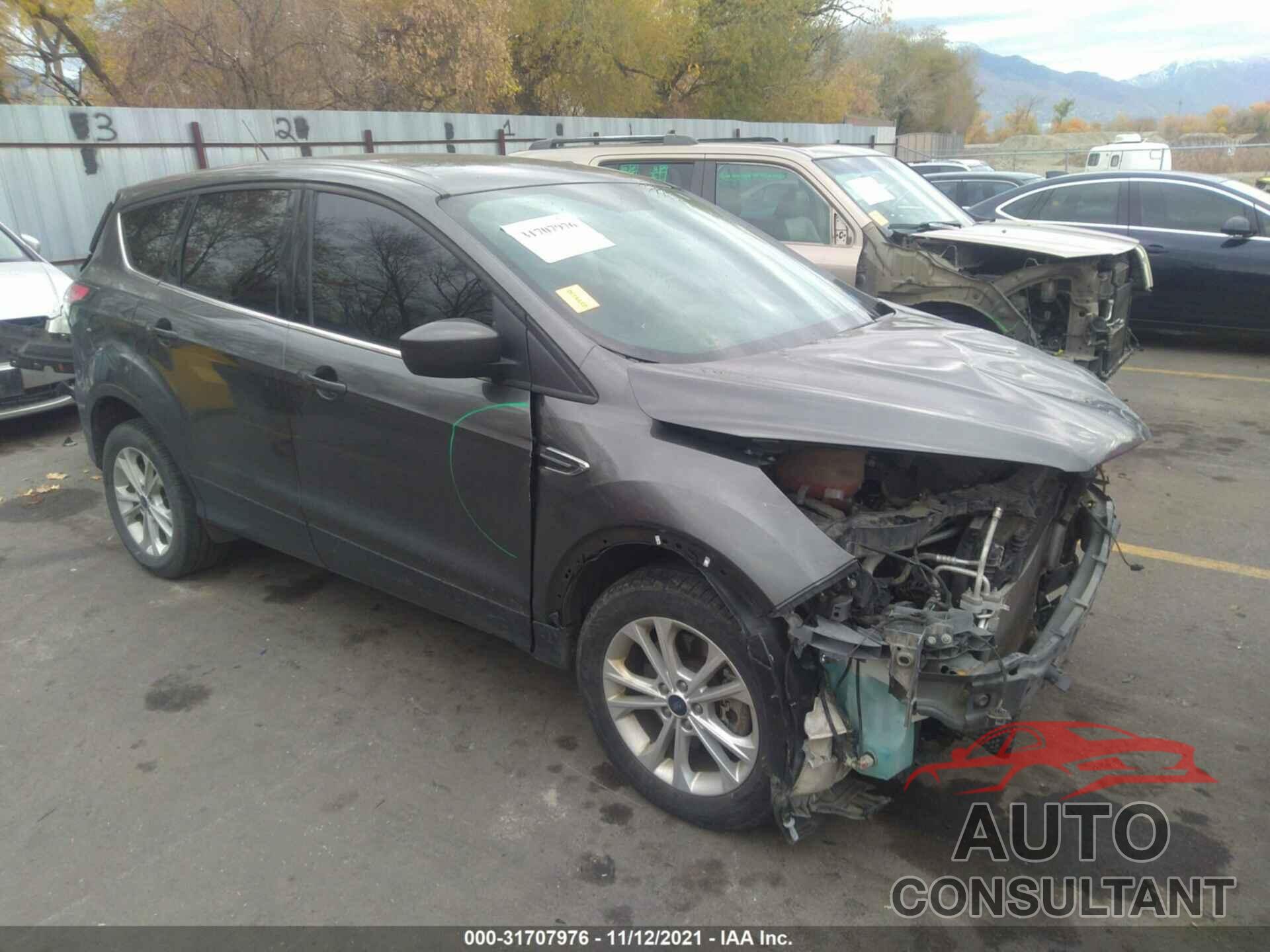 FORD ESCAPE 2017 - 1FMCU9G90HUA33042