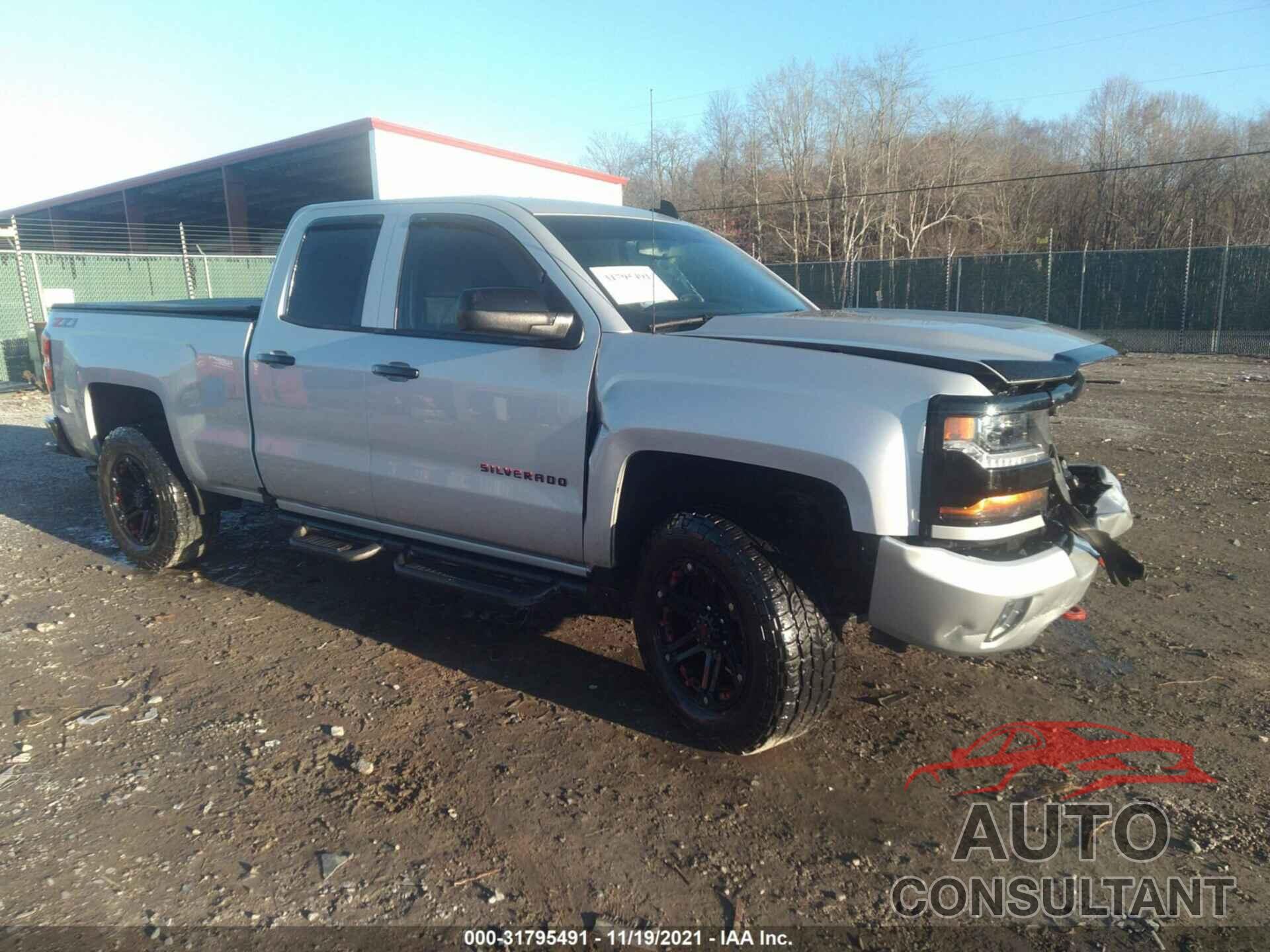 CHEVROLET SILVERADO 1500 2018 - 1GCVKREC0JZ138240
