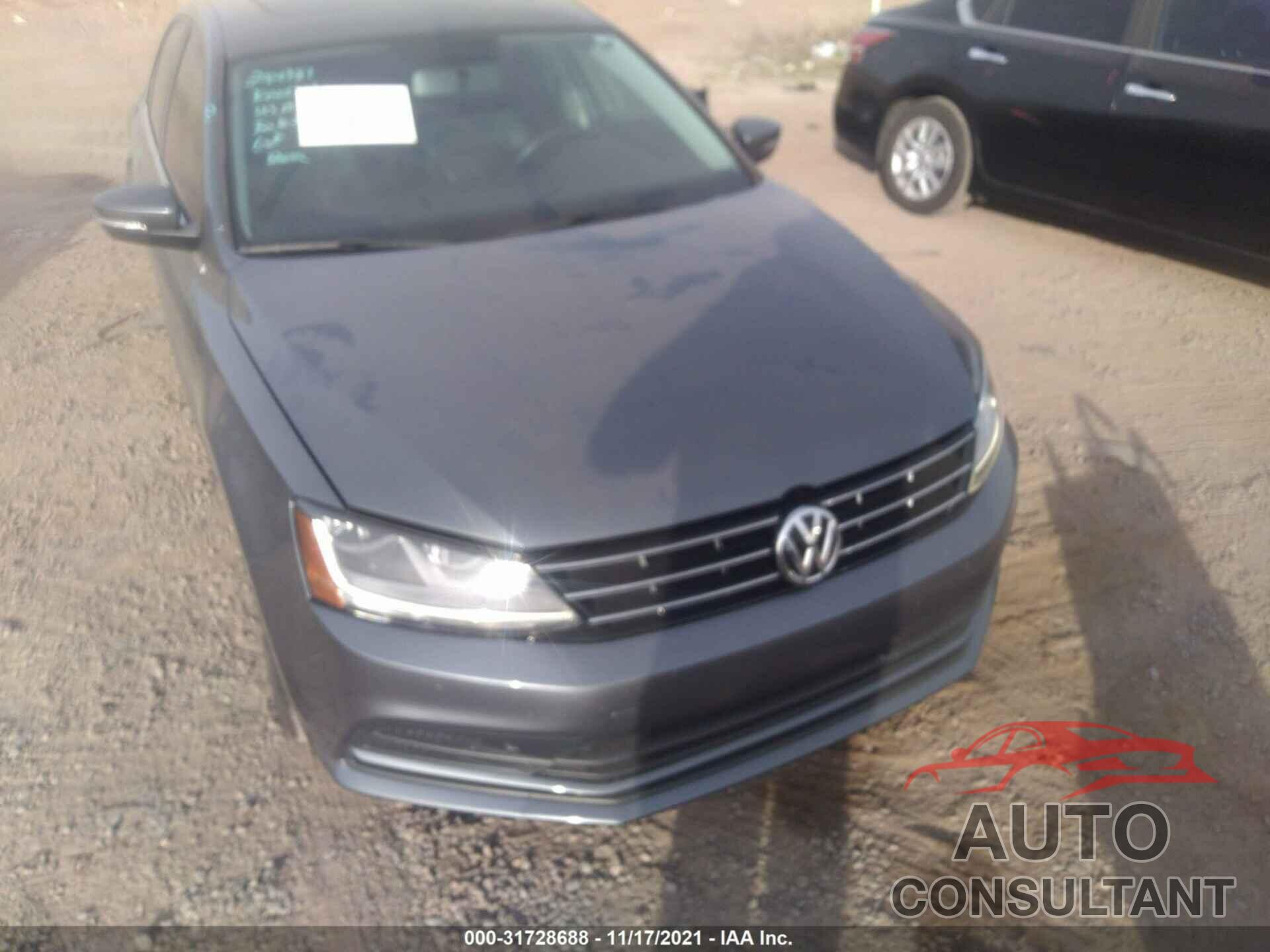 VOLKSWAGEN JETTA 2018 - 3VWDB7AJ9JM215786
