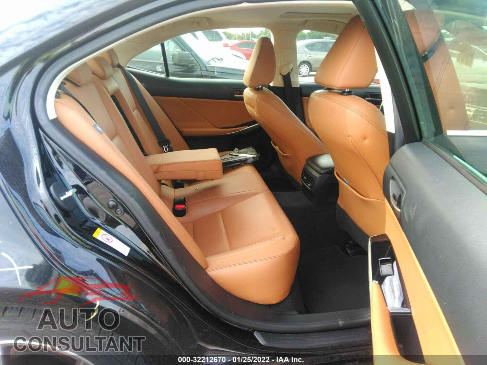 LEXUS IS 2017 - JTHBA1D25H5052437