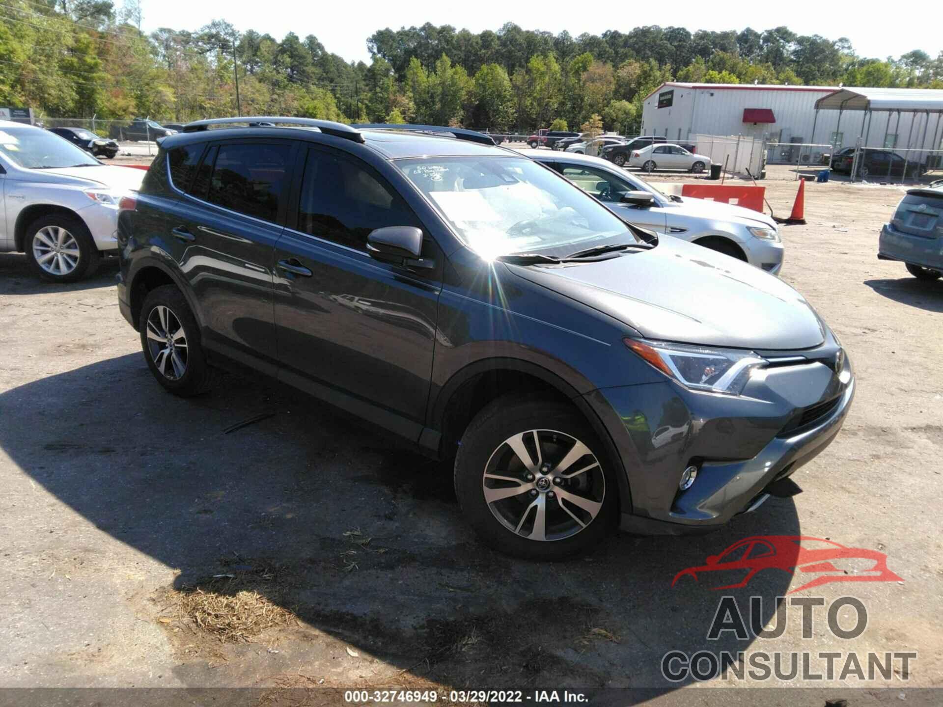 TOYOTA RAV4 2017 - JTMWFREV5HD104649